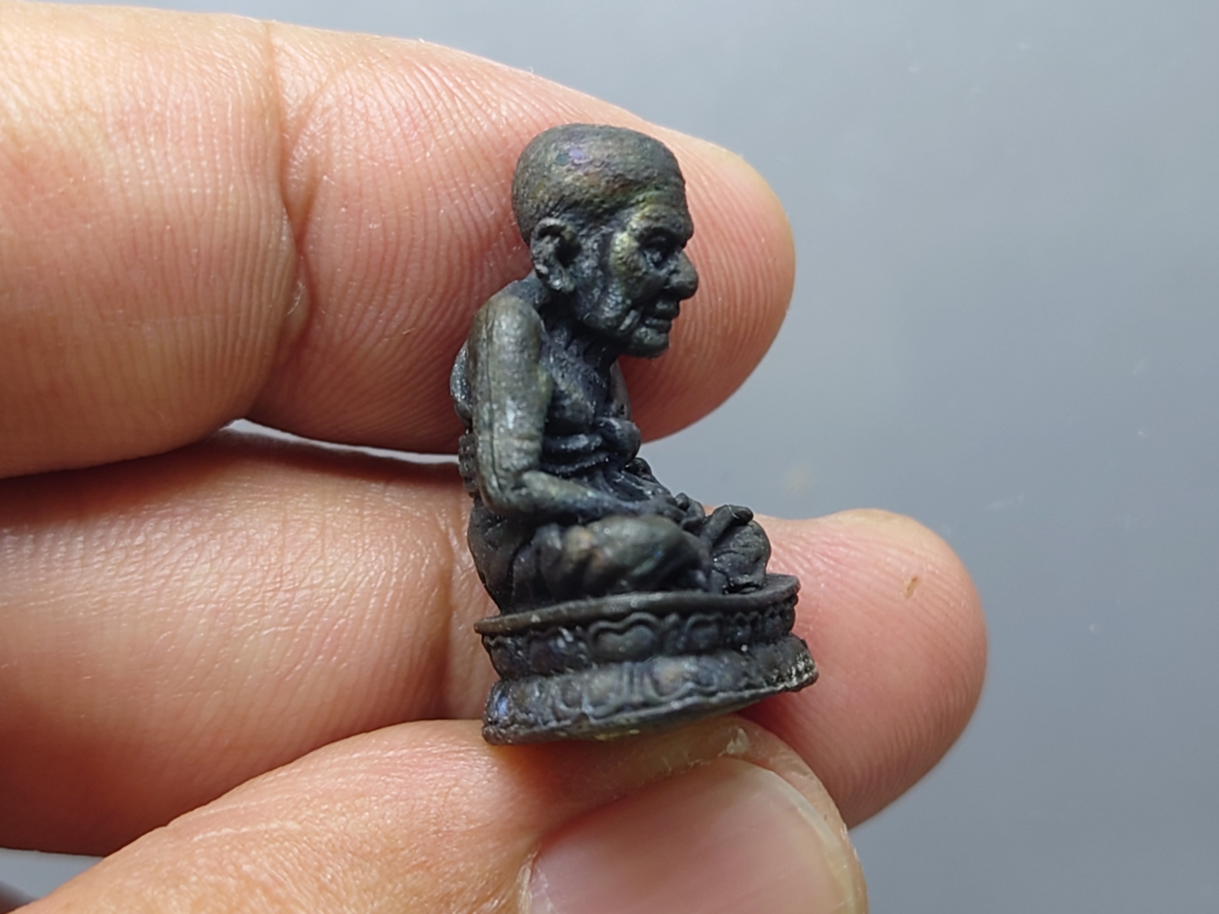 หลวงปู่ทวด เหยียบน้ำทะเลจืด (ลอยองค์) เนื้อนวโลหะ พิธีพุทธาภิเษก ณ วัดประสาทบุญญาวาส 22-24 สิงหาคม ปี2540 พร้อมกล่องเดิม