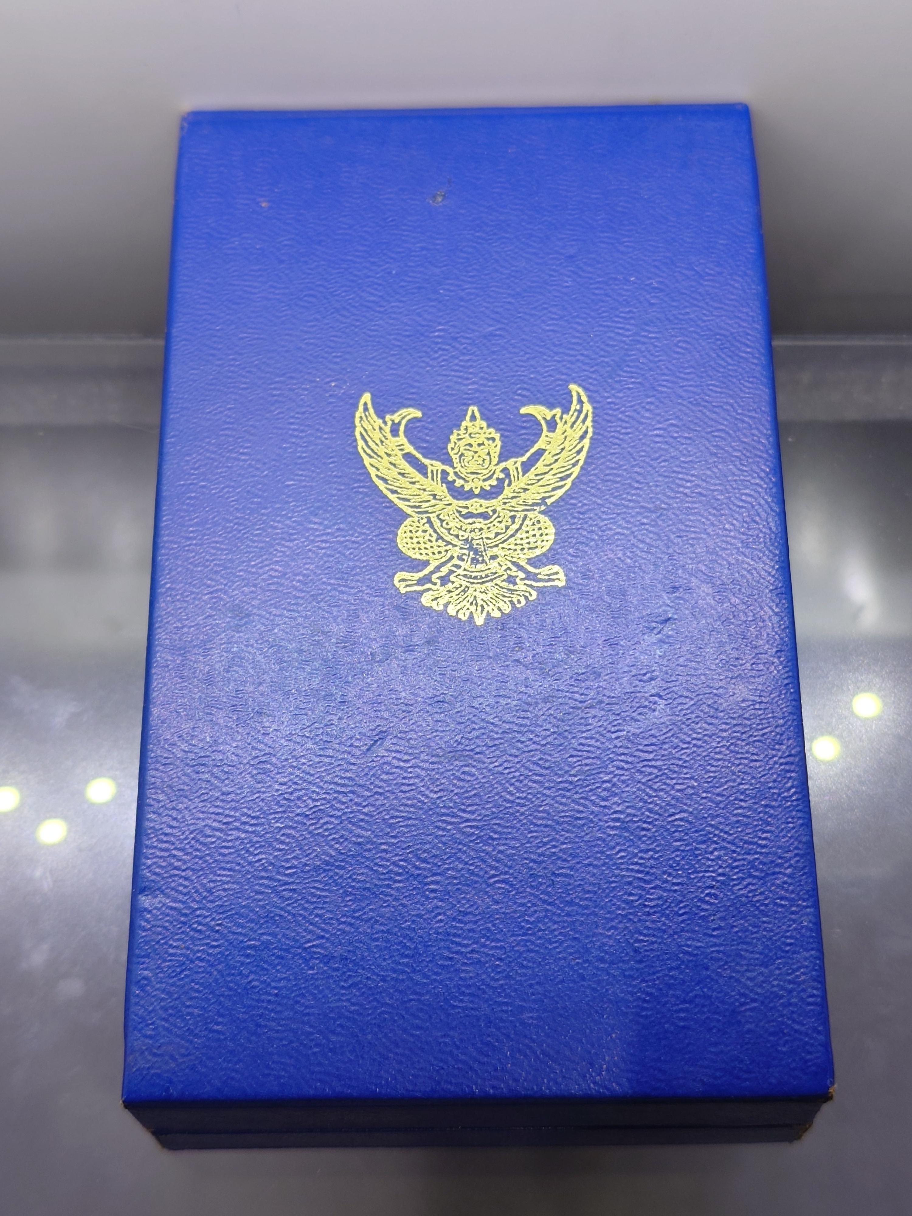 เหรียญประดับแพรแถบ เครื่องราชฯ มงกุฎไทย จปร เนื้อเงิน (แบบผู้ชาย) พร้อมกล่องเดิม