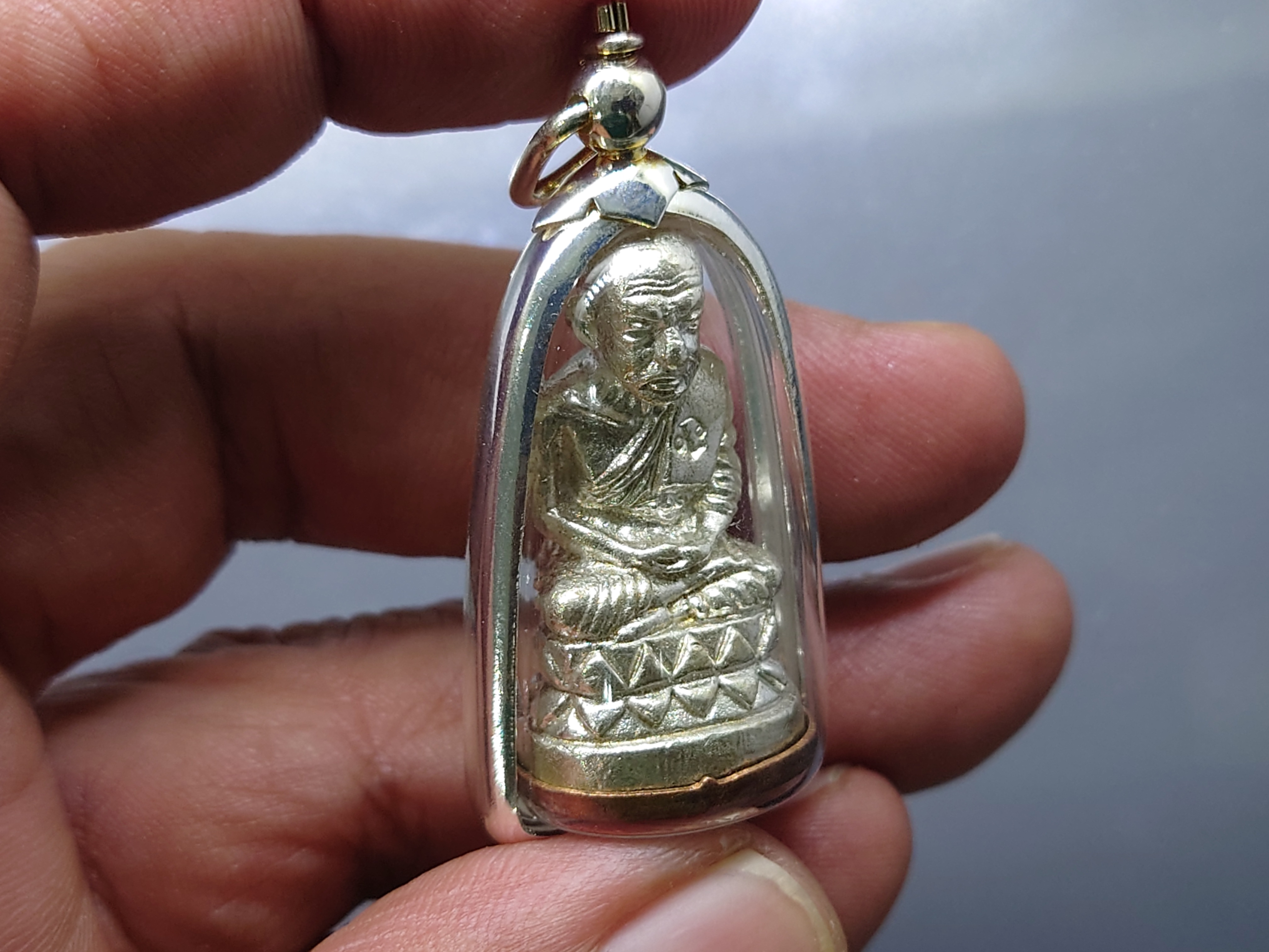 หลวงปู่ทวดพิมพ์บัวรอบ เนื้อนวะพรายเงิน ฐานทองแดง 87 พรรษา ญสส วัดบวรนิเวศวิหาร 2543 พร้อมตลับเดิม