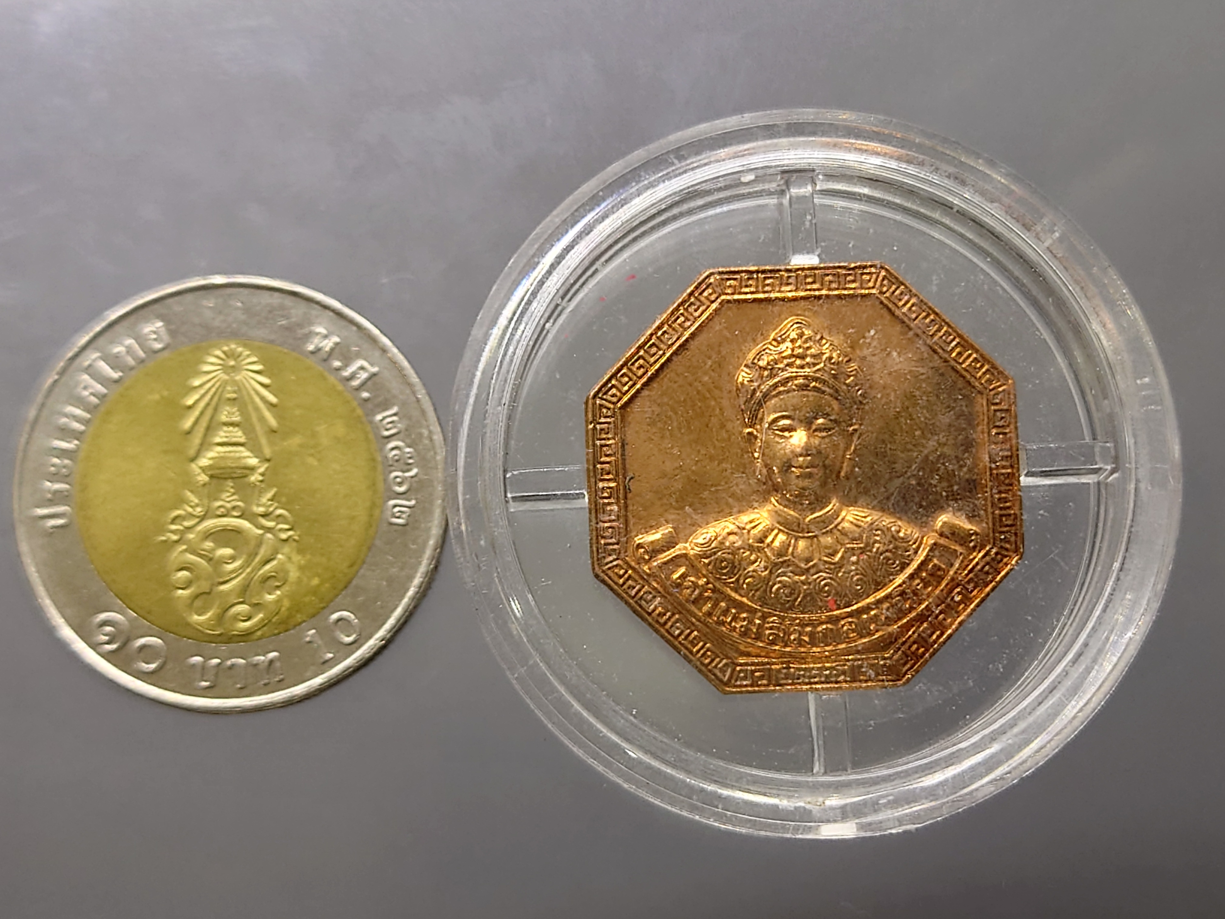 เจ้าแม่ลิ้มกอเหนี่ยว รุ่นสร้างบ้านให้พ่อลุ่มน้ำปากพนัง (อาจารย์นอง วัดทรายขาว ร่วมปลุกเสก) เนื้อทองแดง พ.ศ.2542 พร้อมตลับเดิม