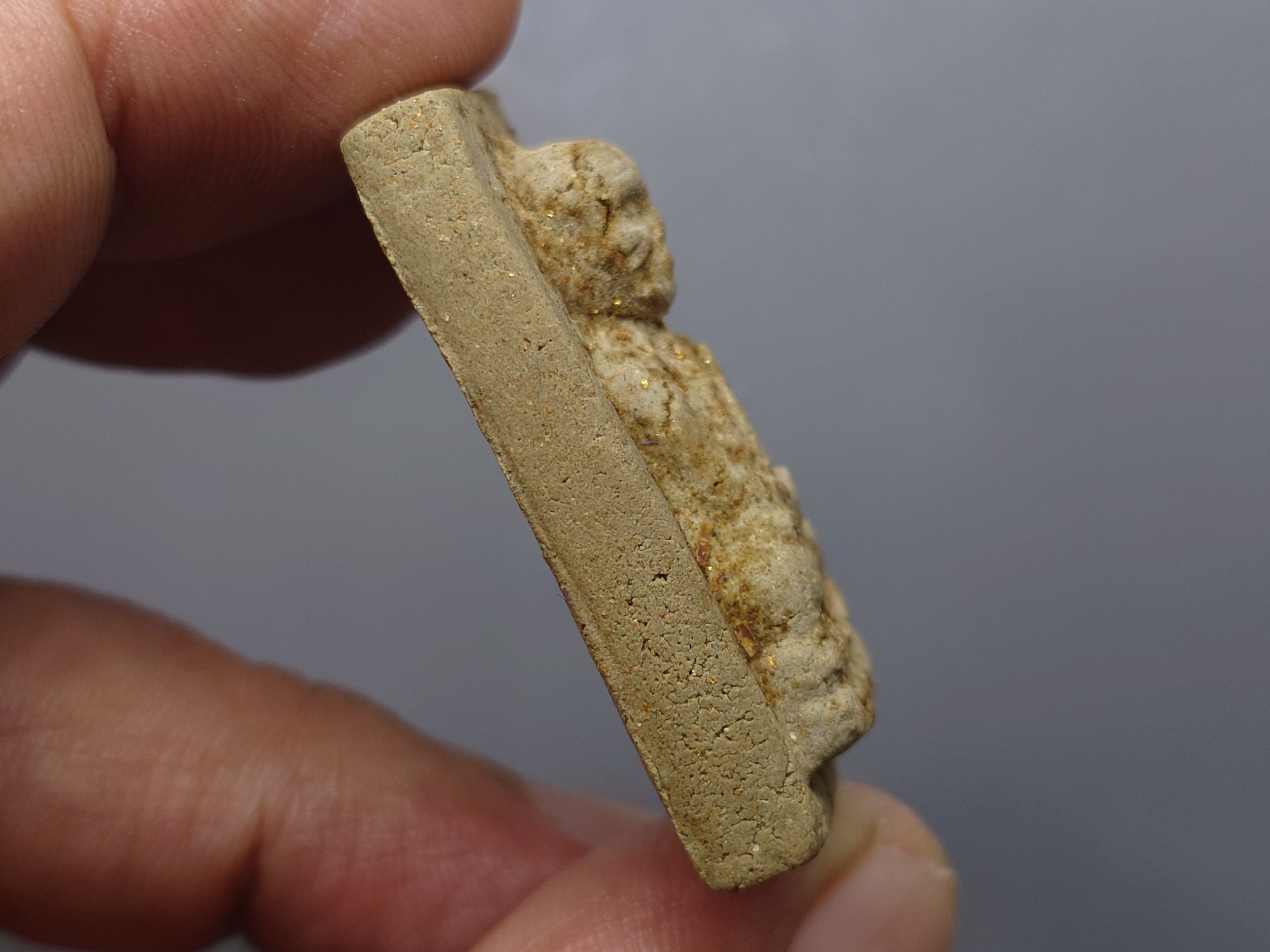 พระสมเด็จหลวงปู่ทวดเหยียบน้ำทะเลจืด เนื้อผงพุทธคุณ ศิษย์สร้างบูชาคุณ สมเด็จพระพุฒาจารย์ เกี่ยว ที่ระลึก 40 ปี ธปท สำนักงานภาคใต้ ปี2547 พร้อมกล่องเดิม