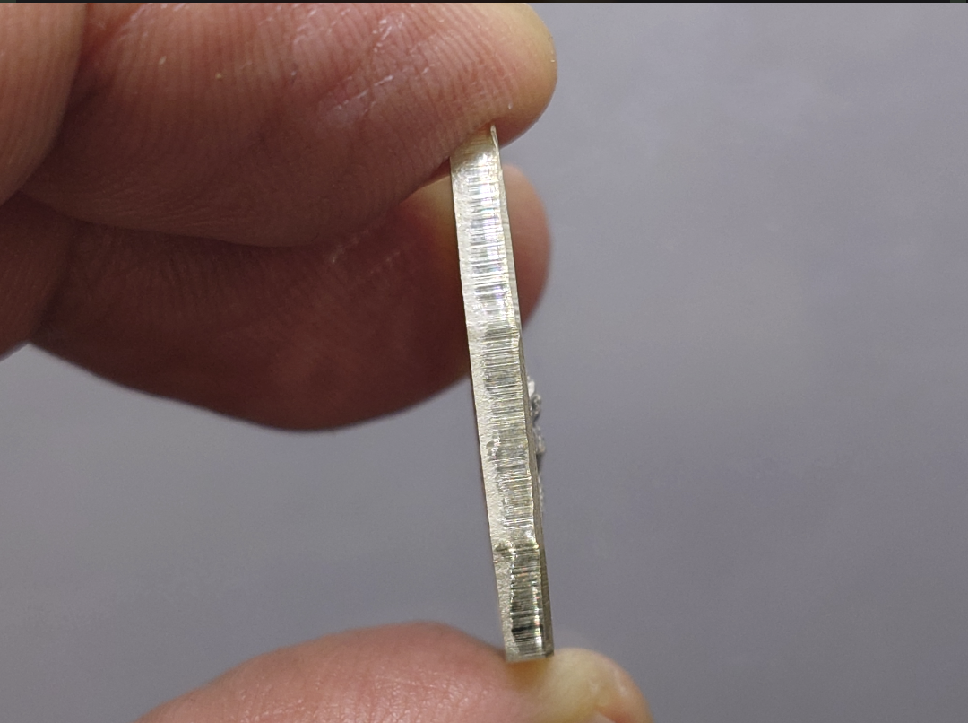 เหรียญครุฑอาจารย์วราห์ เนื้อเงิน ที่ระลึกกฐินพระราชทาน วัดโพธิ์ทอง อ.บางมด ปี 2562 พร้อมกล่องเดิม