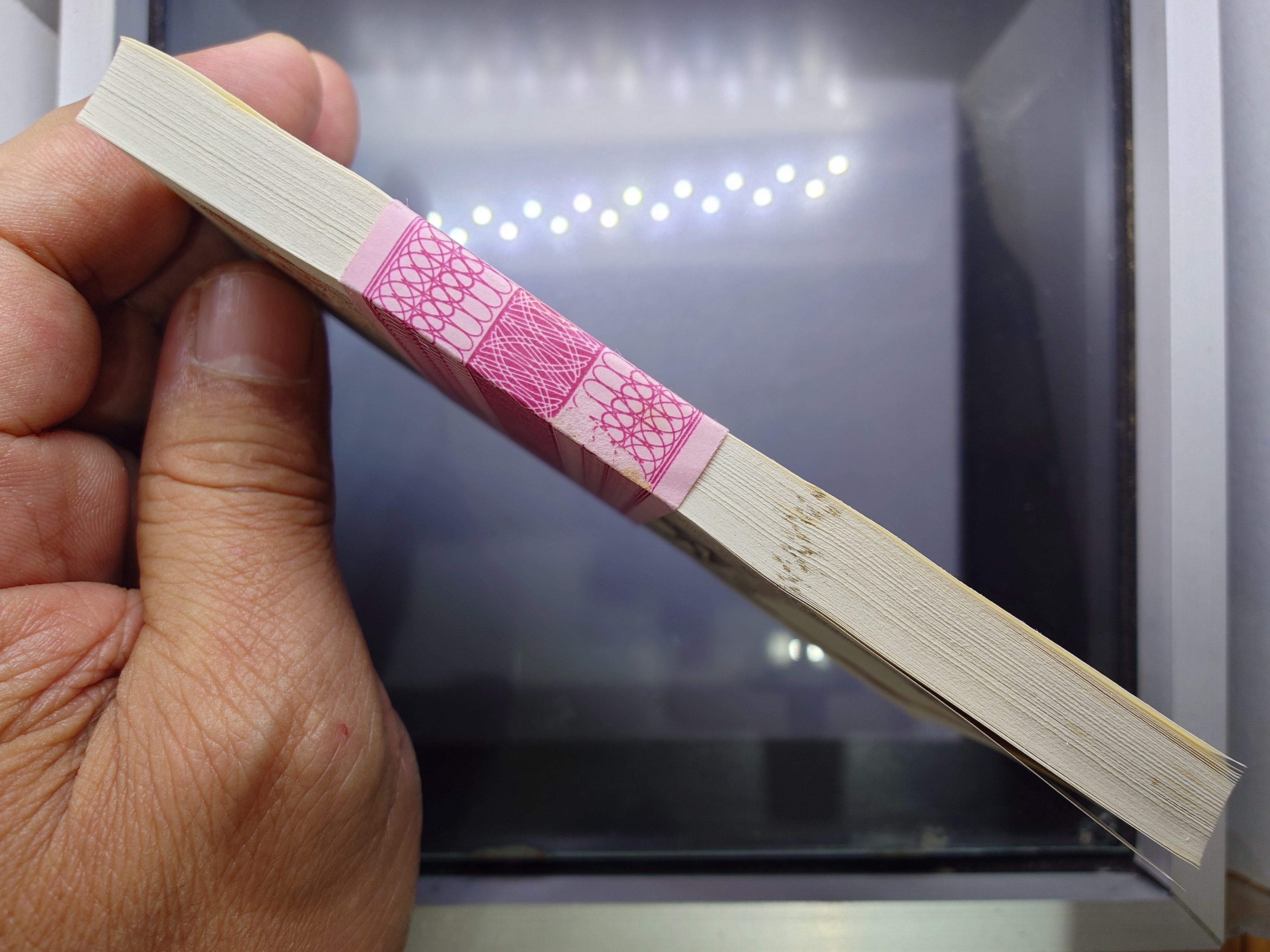 ธนบัตร 10 บาท แบบ 12 (ทรงม้า) ยกแหนบ 100 ใบ เรียงเลข ที่ระลึก 120 ปี ก.คลัง ปี 2538 ไม่ผ่านใช้