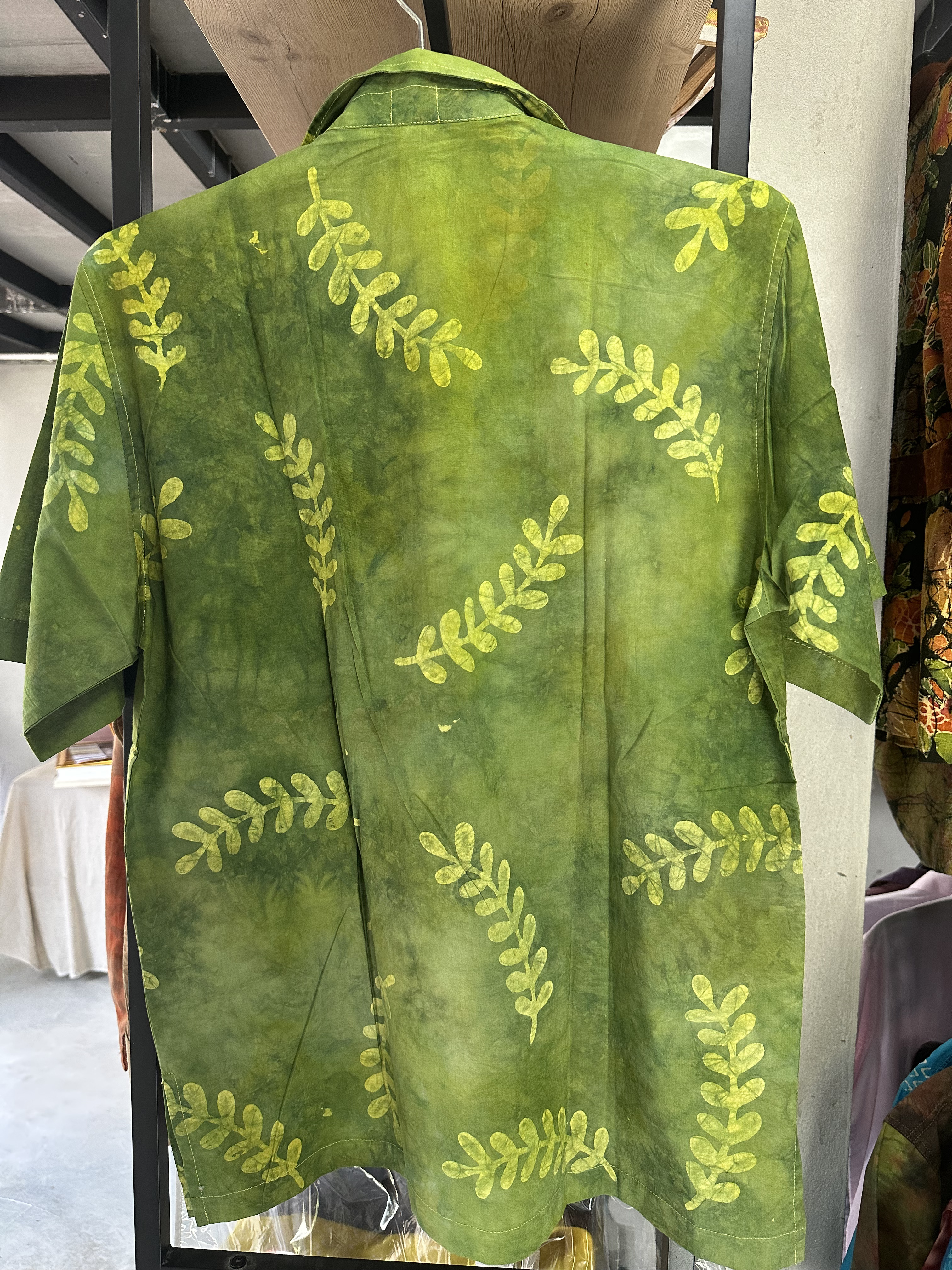 เสื้อฮาวายบาติก