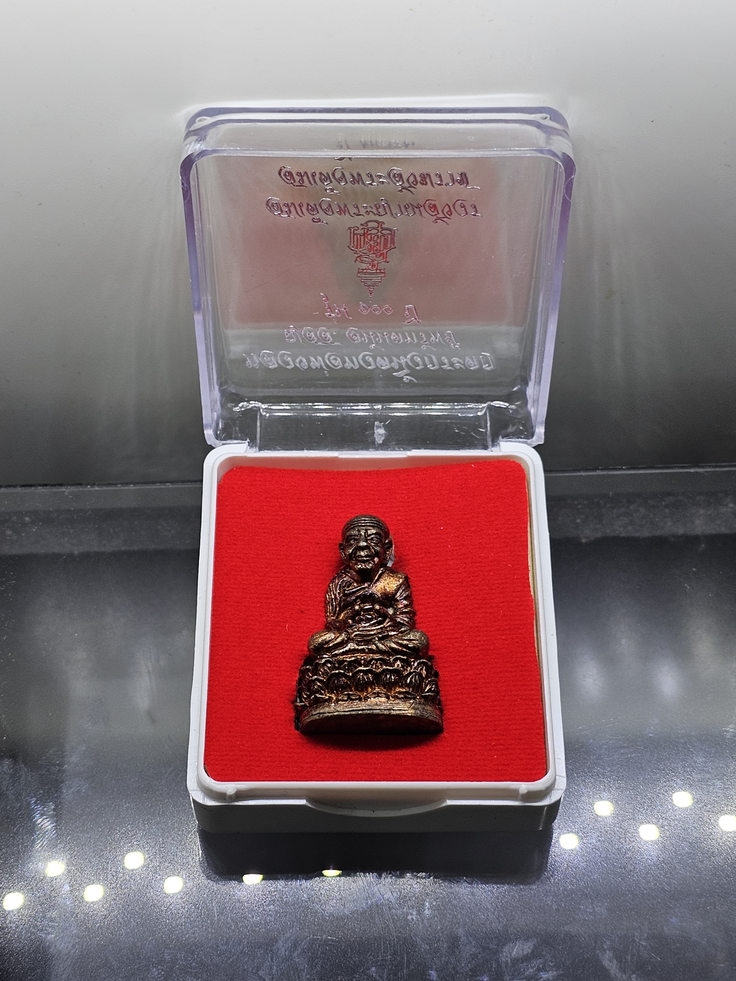 หลวงปู่ทวดนิ้วกระดก บรรจุกริ่ง ญสส. อนันตทรัพย์ เนื้อสัมฤทธิ์ รุ่น 100 ปี สมเด็จพระสังฆราชเจ้า กรมหลวงวชิรญาณสังวร วัดบวรนิเวศฯ ปี2556