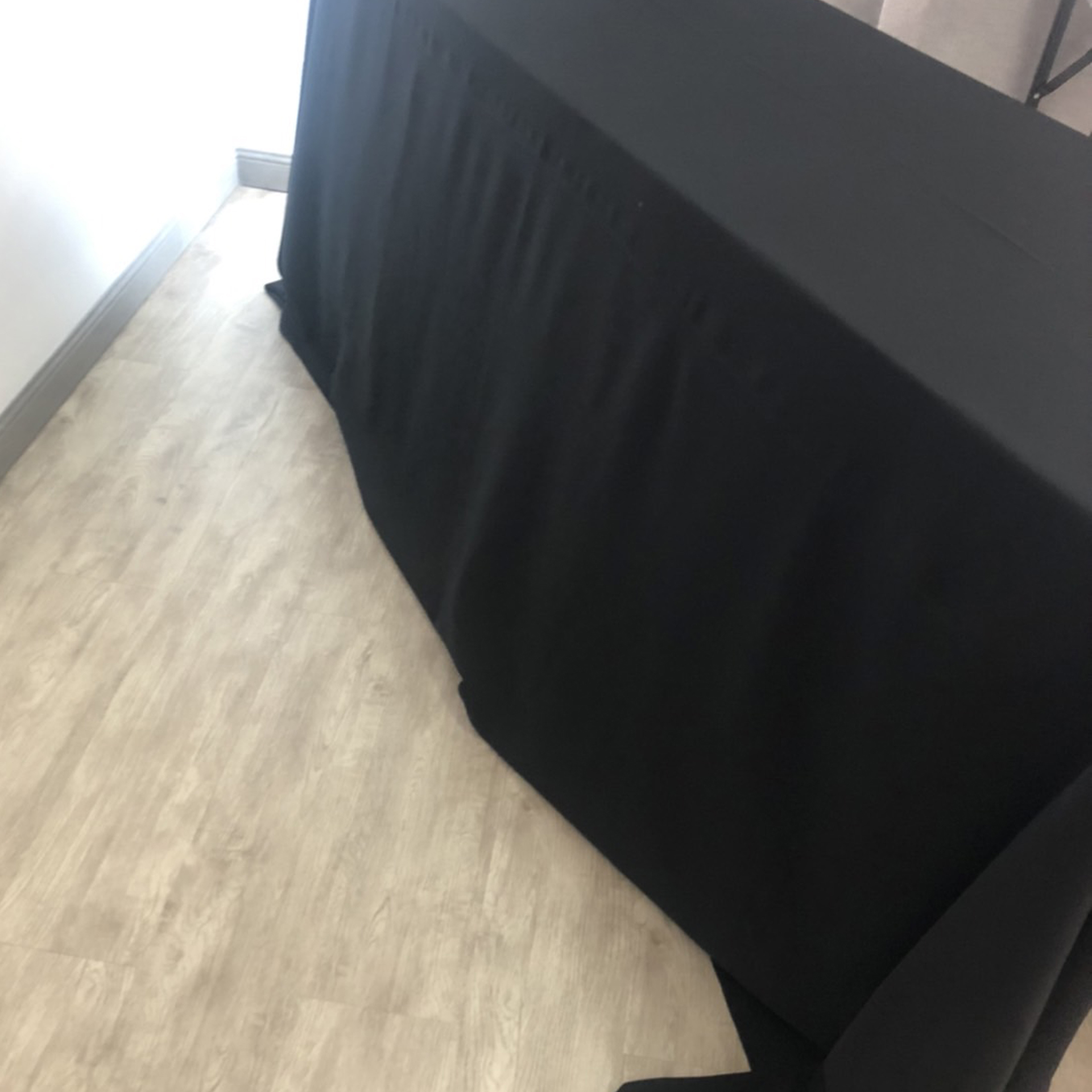 ผ้าคลุมโต๊ะแบบปล่อยชาย ขนาด 1.2 เมตร ไม่สกรีนโลโก้ - สีดำ