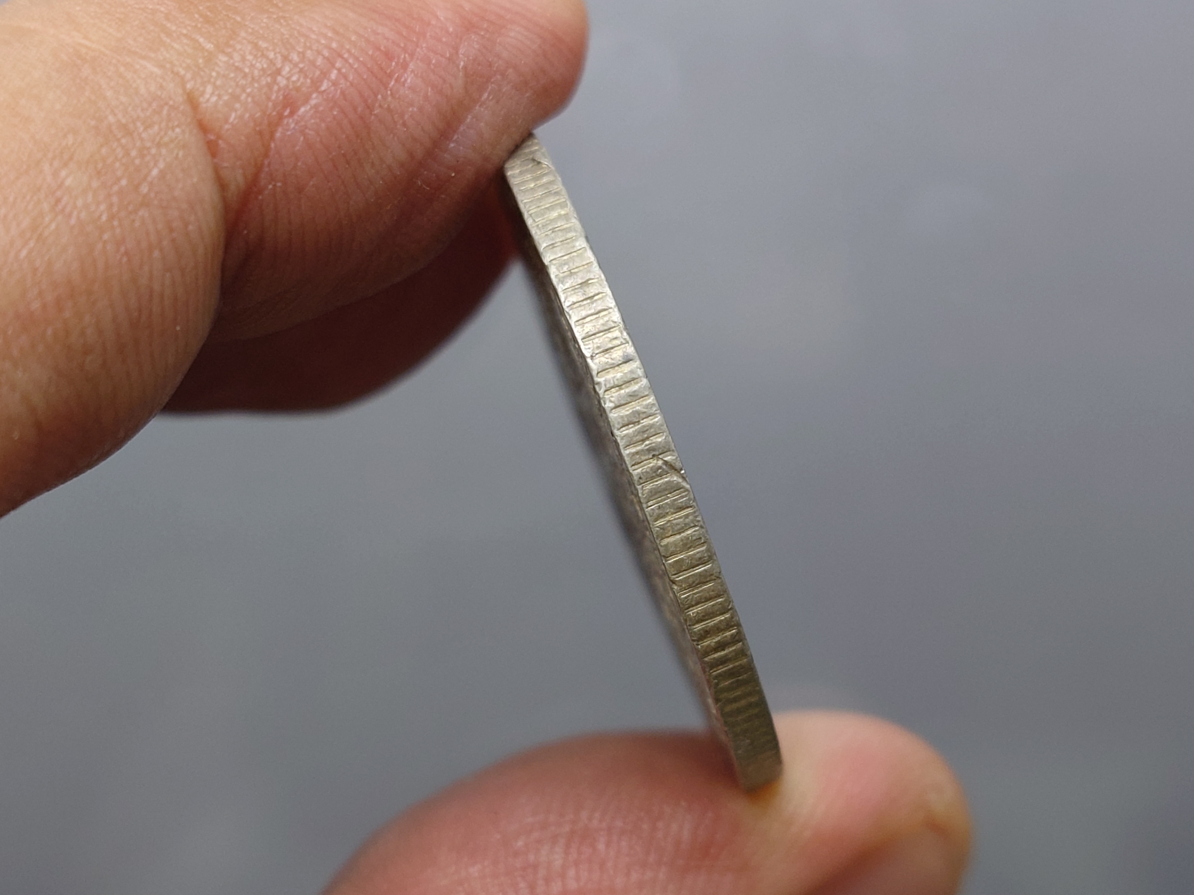 เหรียญบาทเงิน พระบรมรูป-ตราแผ่นดิน เหรียญตอกตราสัญญลักษณ์การค้า อังกฤษ เมืองลอนดอน รัชการที่ 5