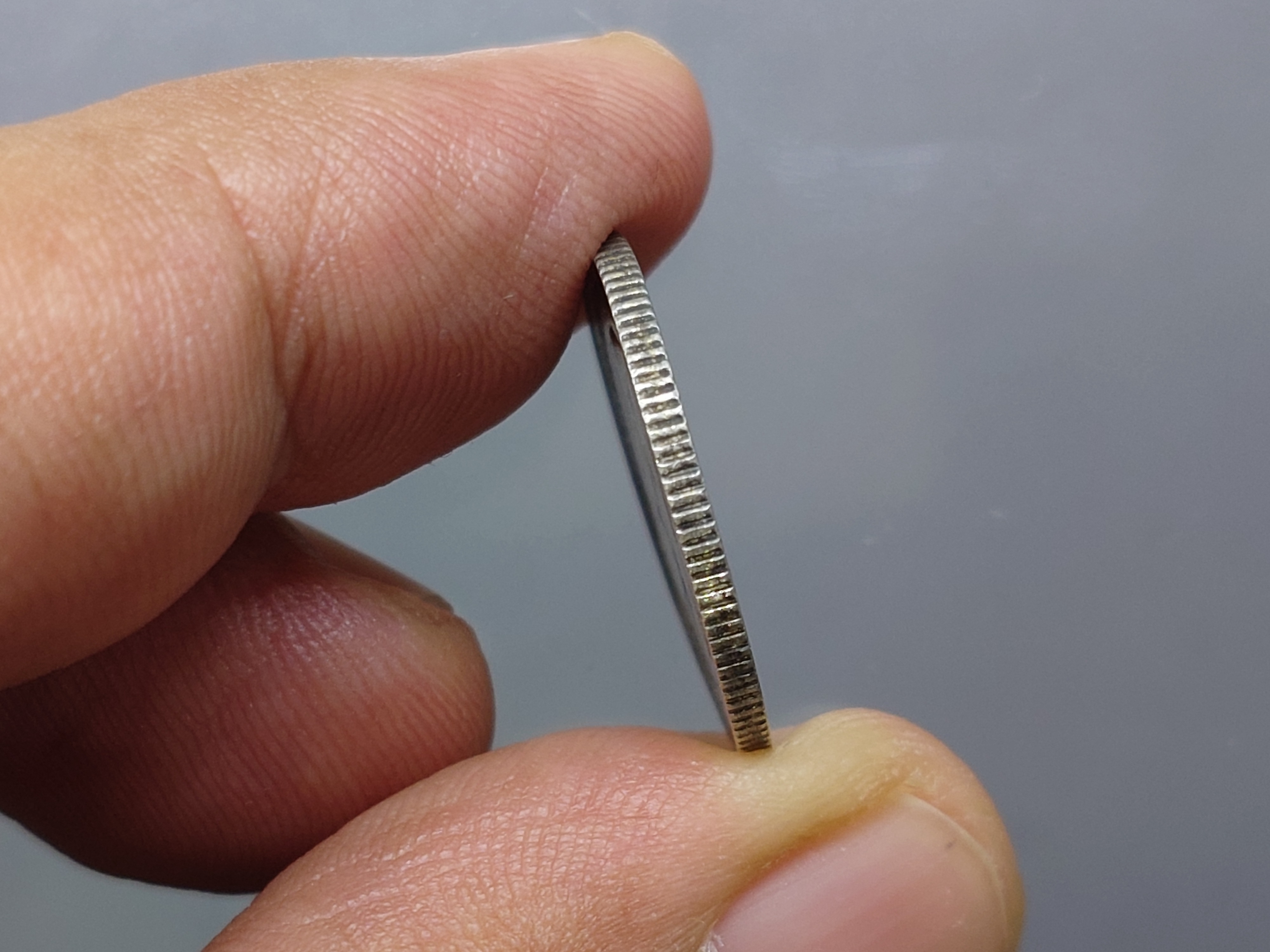 เหรียญสลึงเงิน พระบรมรูป-ตราแผ่นดิน ร.ศ.126 รัชกาลที่ 5 ปีหายาก ผ่านใช้