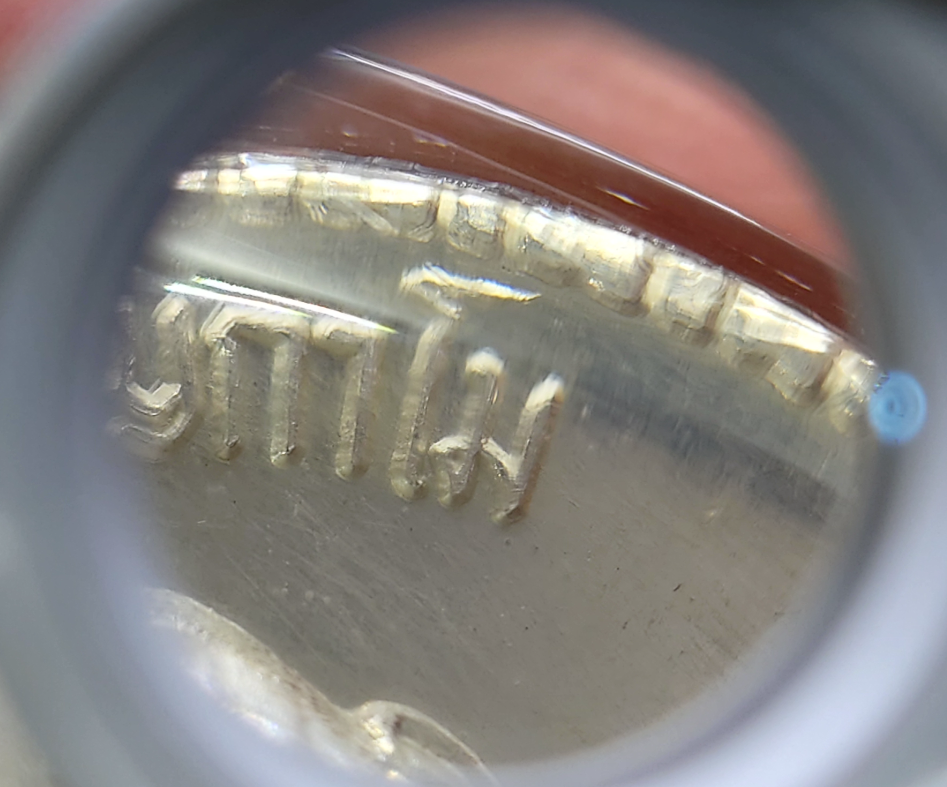 เหรียญหลวงพ่อพัฒน์ เจริญพรล่าง เนื้อเงิน บล็อกทองคำ พิมพ์ครึ่งองค์ ขอบปล้องอ้อย (รุ่นวางศิลาฤกษ์อาคารเรียนอนุบาล) เลขโค๊ท 910 พ.ศ.2563