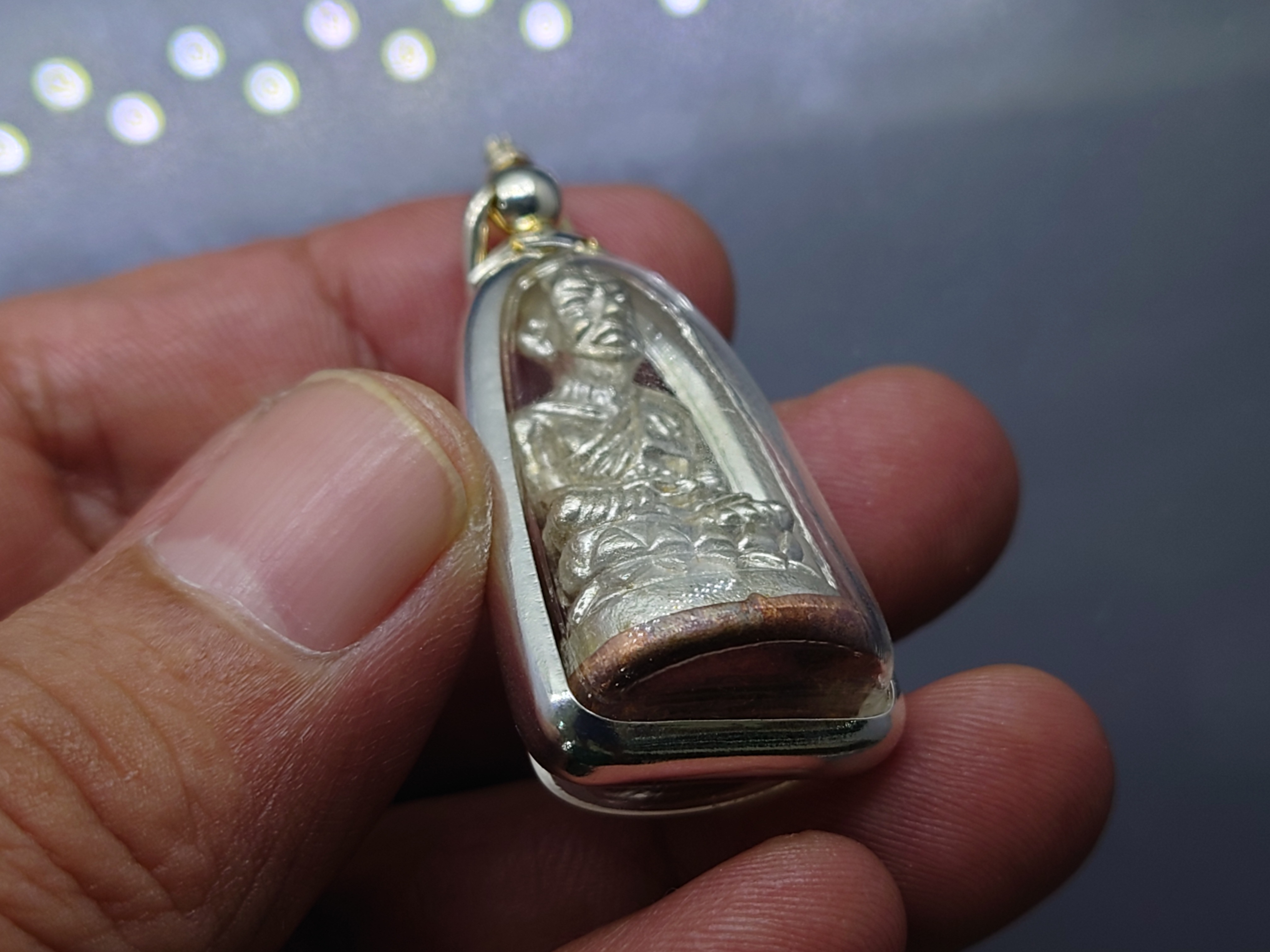 หลวงปู่ทวดพิมพ์บัวรอบ เนื้อนวะพรายเงิน ฐานทองแดง 87 พรรษา ญสส วัดบวรนิเวศวิหาร 2543 พร้อมตลับเดิม