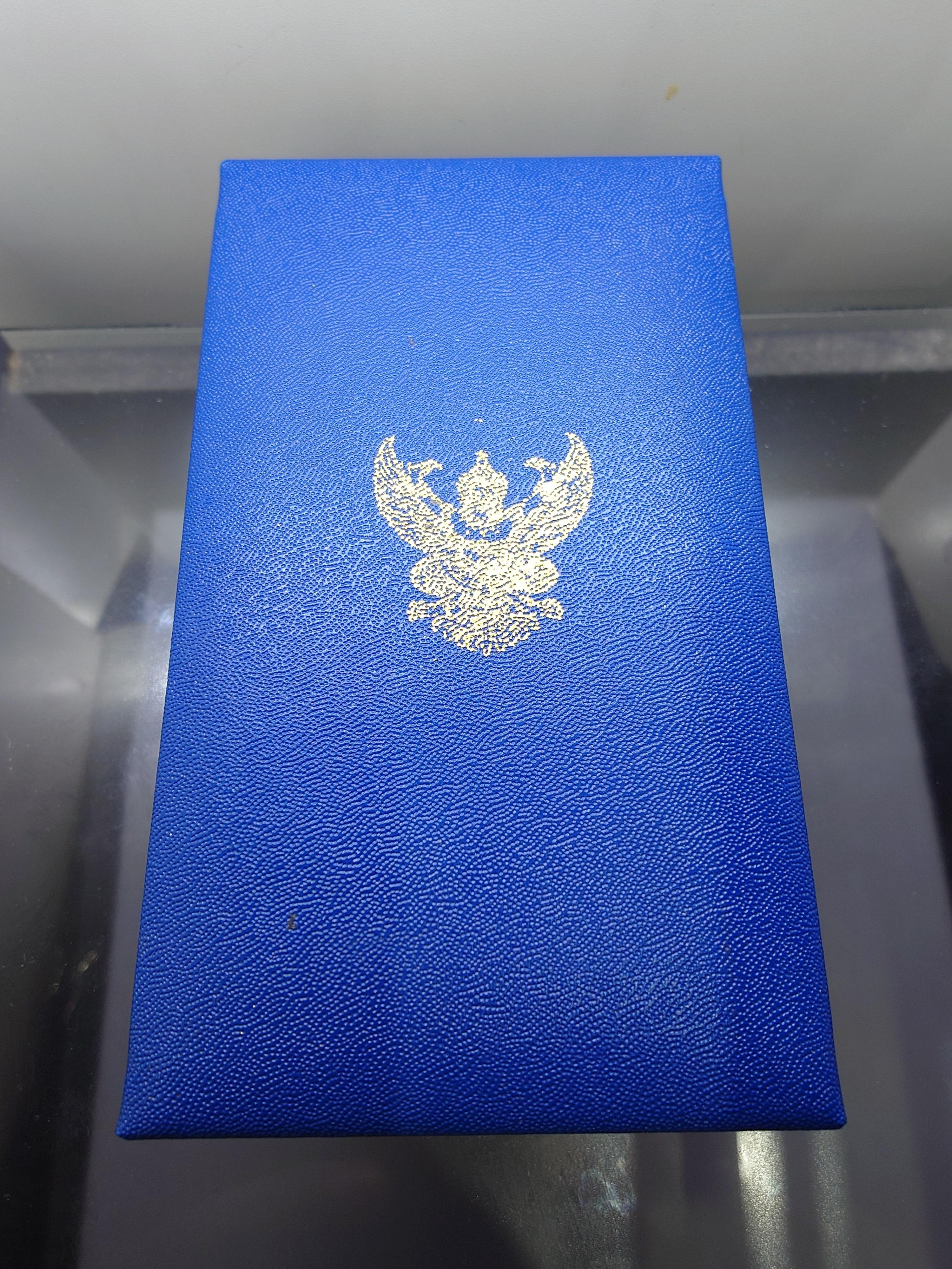 เหรียญประดับแพรแถบ เครื่องราชอิสริยาภรณ์ มงกุฏไทย เนื้อเงินลงยา พร้อมกล่องเดิม