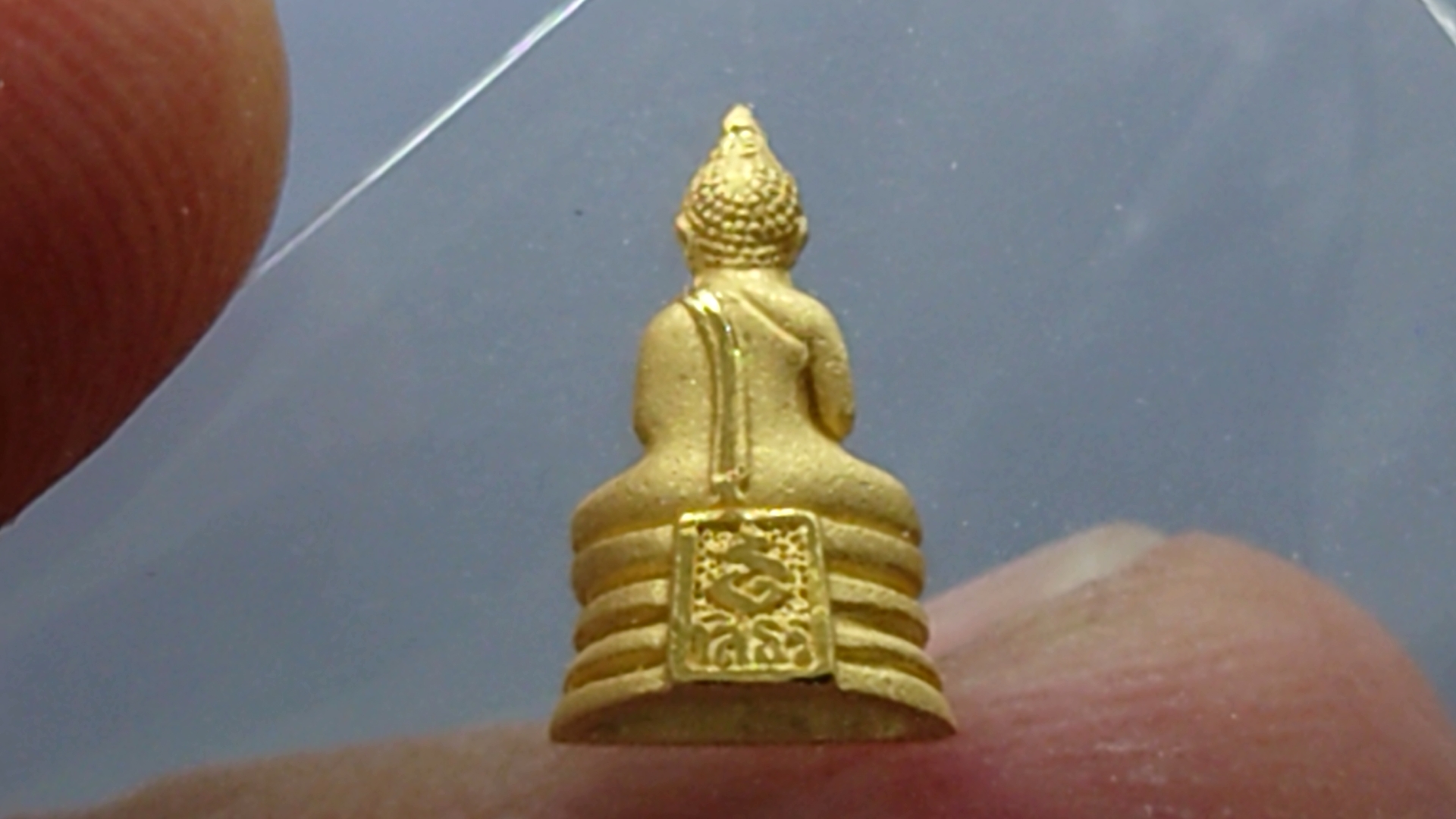 พระทองคำ พระพุทธโสธร เนื้อทองคำแท้ (พิมพ์เล็ก หนักประมาณ 1 กรัม) รุ่นอุดมโชคโภคทรัพย์ วัดโสธรวราราม ปี 2550 พร้อมกล่องเดิม