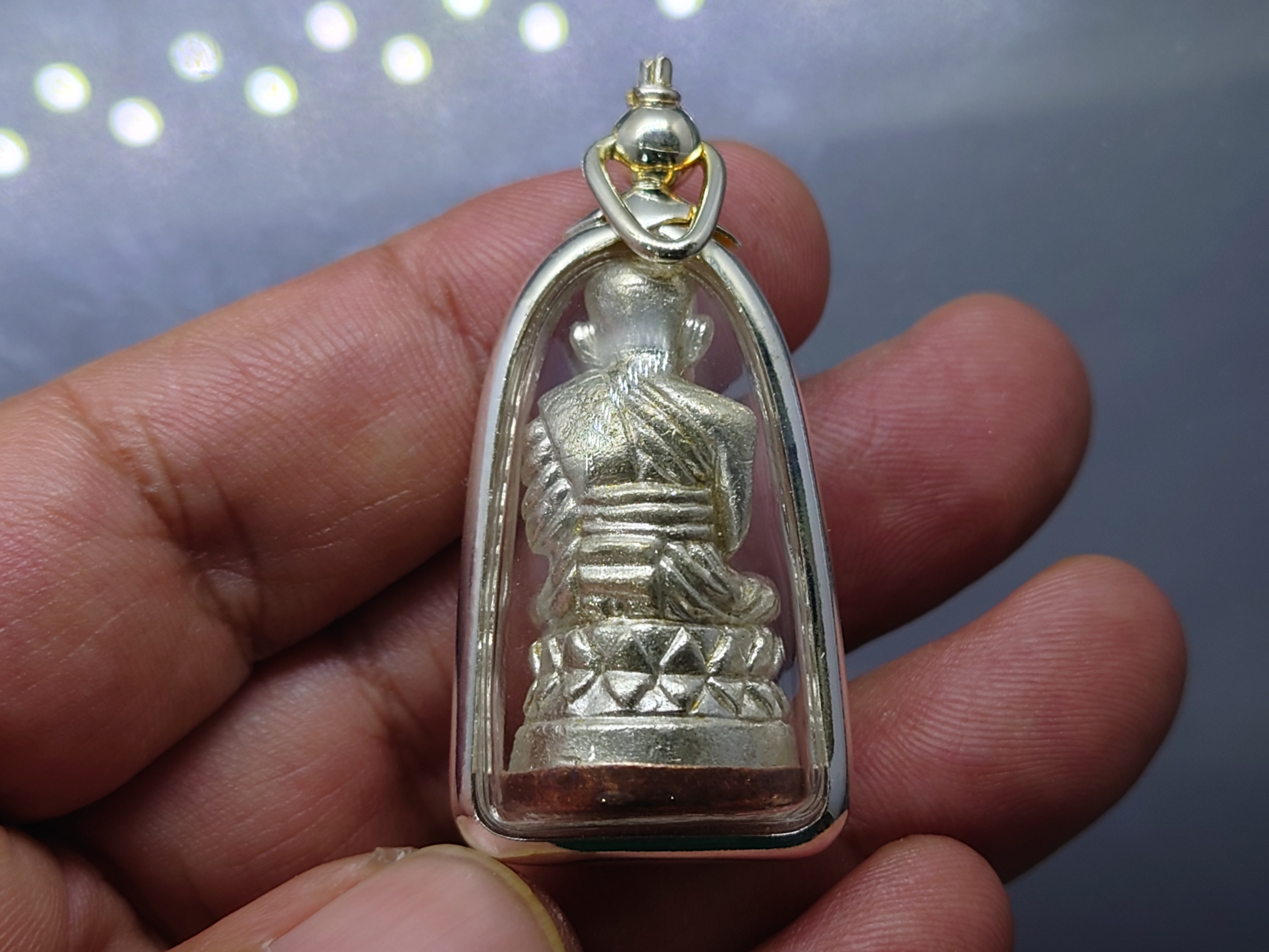 หลวงปู่ทวดพิมพ์บัวรอบ เนื้อนวะพรายเงิน ฐานทองแดง 87 พรรษา ญสส วัดบวรนิเวศวิหาร 2543 พร้อมตลับเดิม