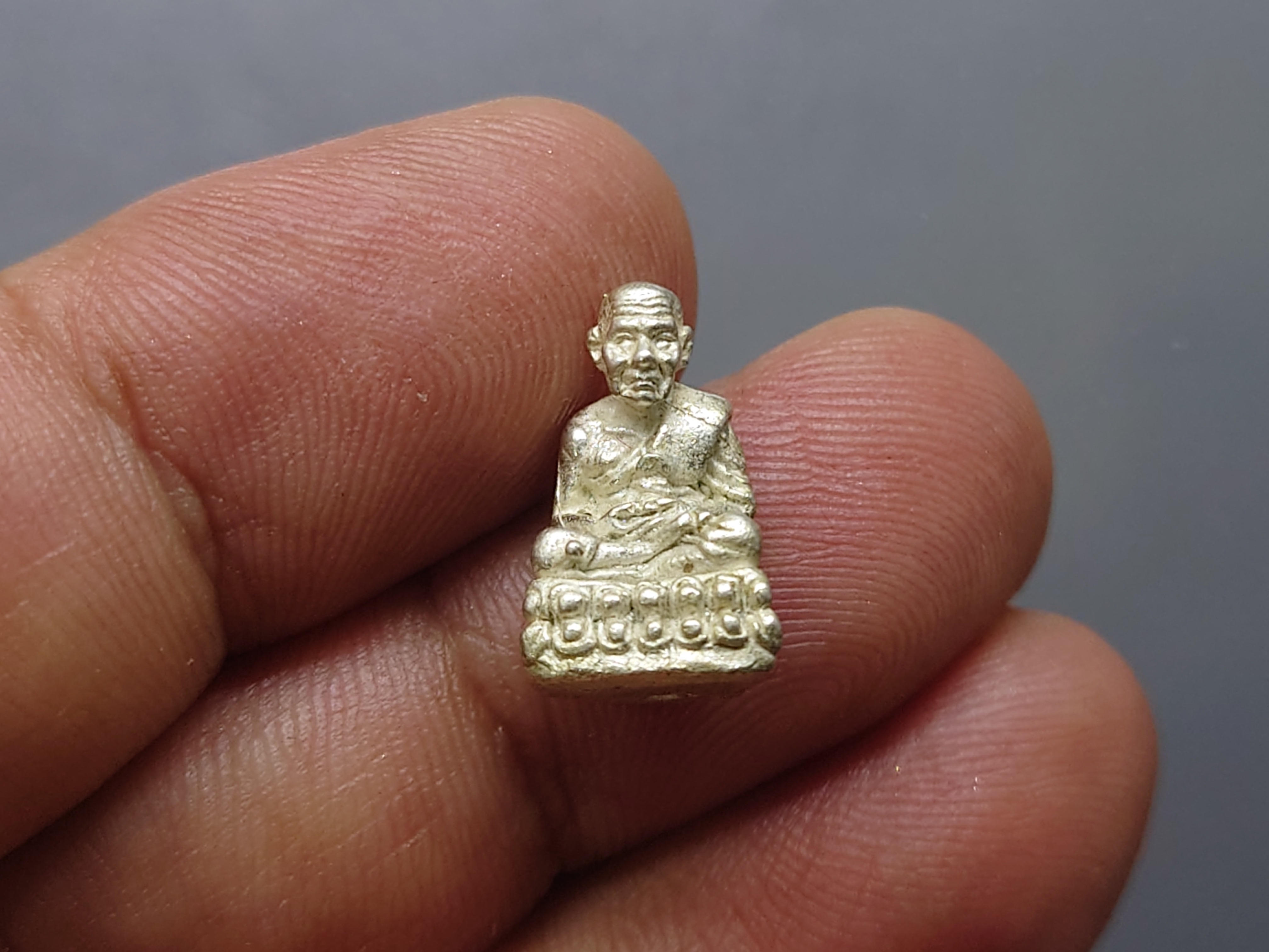 พระกริ่งหลวงพ่อทวด วัดช้างให้ รุ่นสร้างวิหาร อาจารย์นอง วัดทรายขาว ปัตตานี ปี2537 พร้อมกล่องเดิม