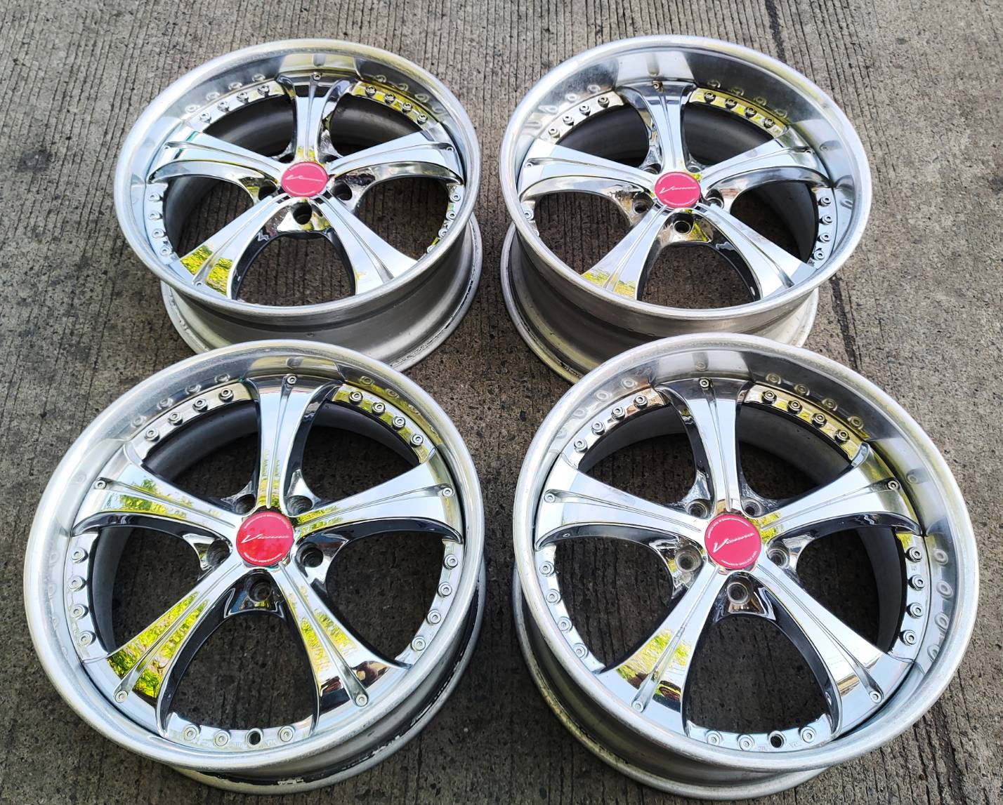SSR Vienna Caraug 19" ($2000)