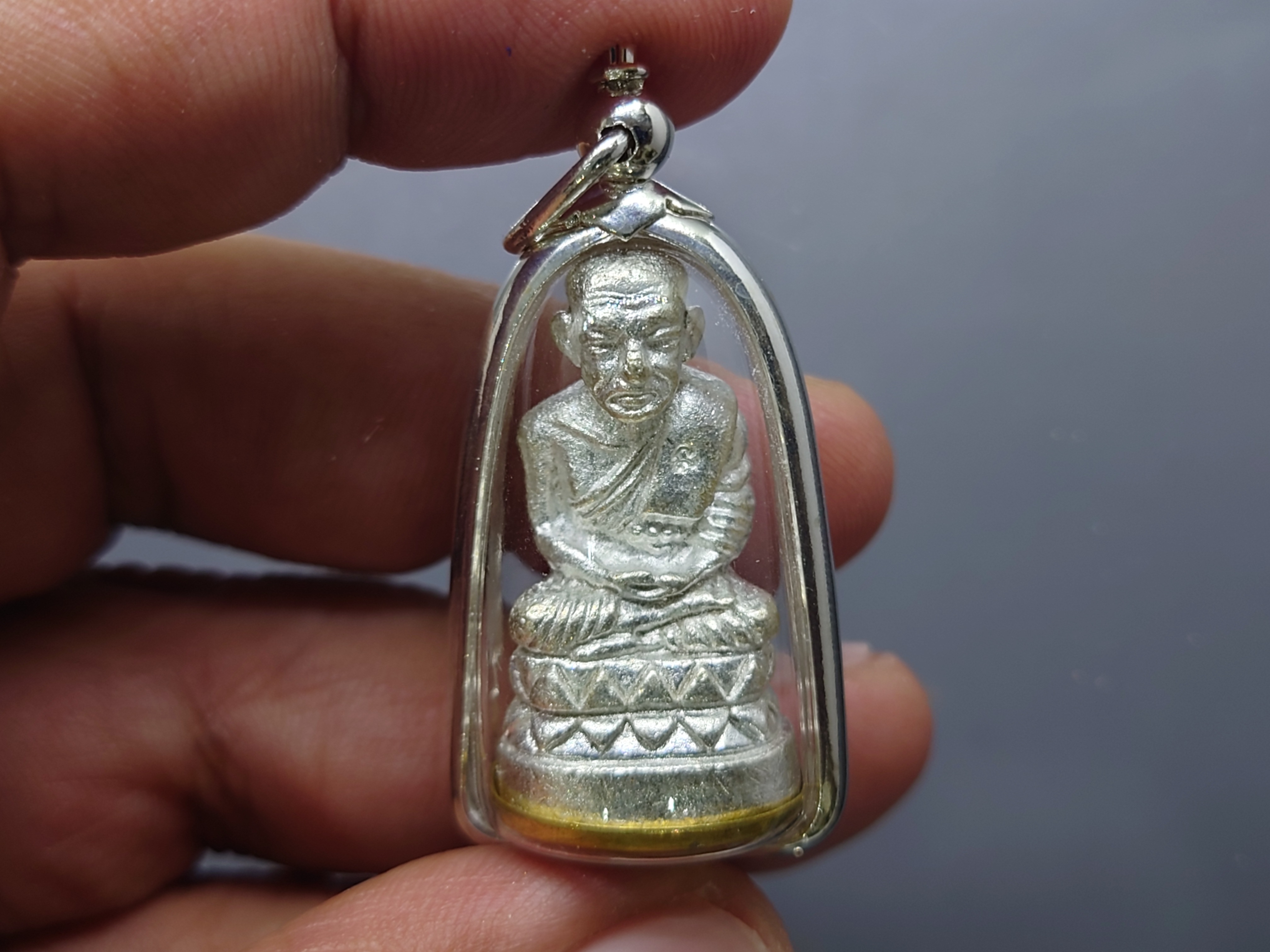 หลวงปู่ทวดพิมพ์บัวรอบ เนื้อนวะพรายเงิน ฐานทองเหลือง 87 พรรษา ญสส วัดบวรนิเวศวิหาร 2543 พร้อมตลับเดิม