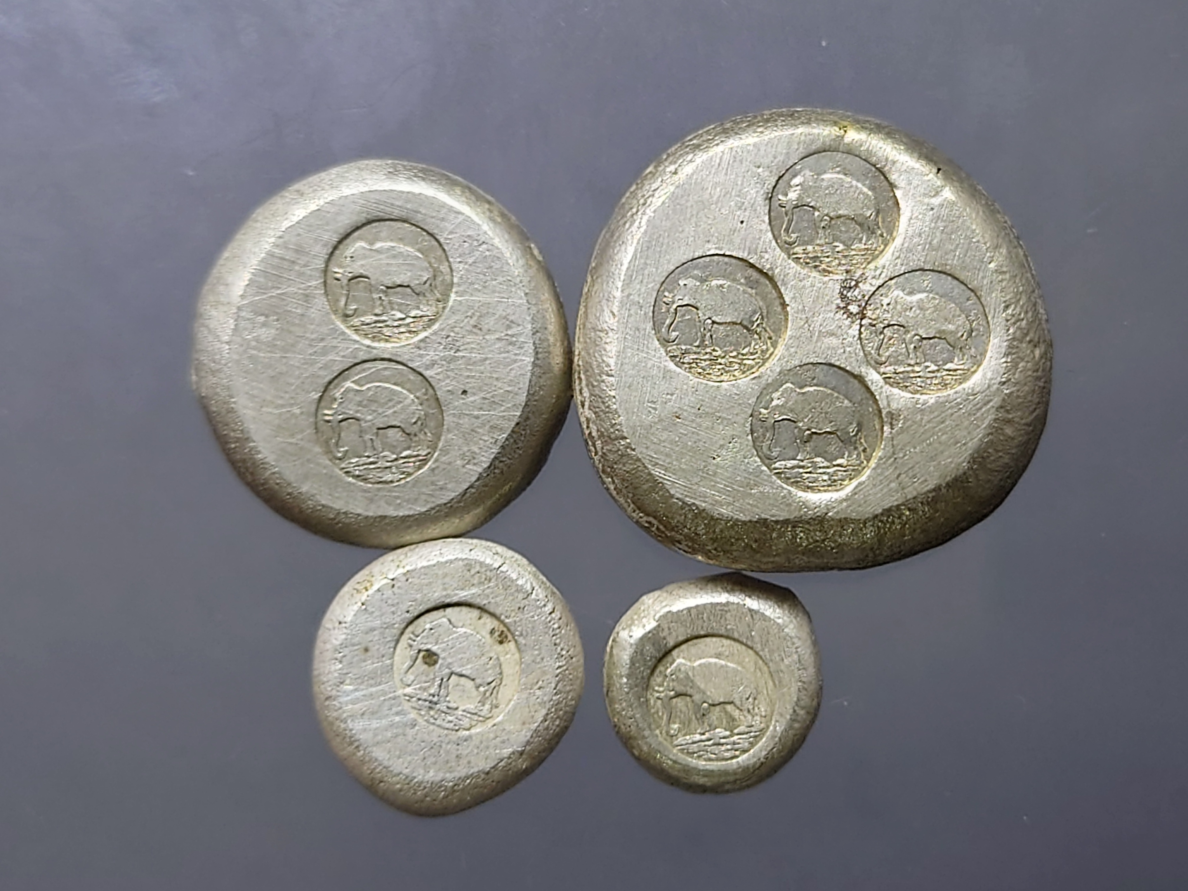 เงินก้อนชุด 4 ขนาด (ขนาดบาท สองสลึง สลึง เฟื้อง) ตอกตราการค้าช้างสยาม ตราหายาก เงินโบราณ หายาก สภาพสวย