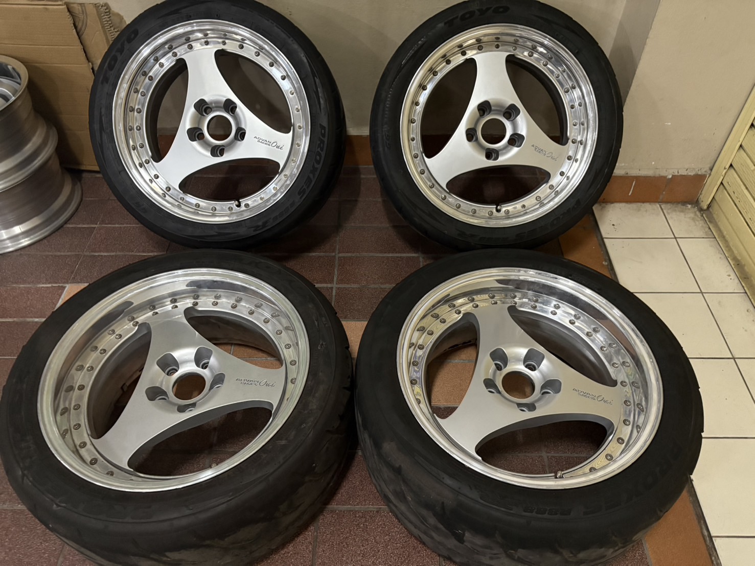 Advan Oni ($2650)