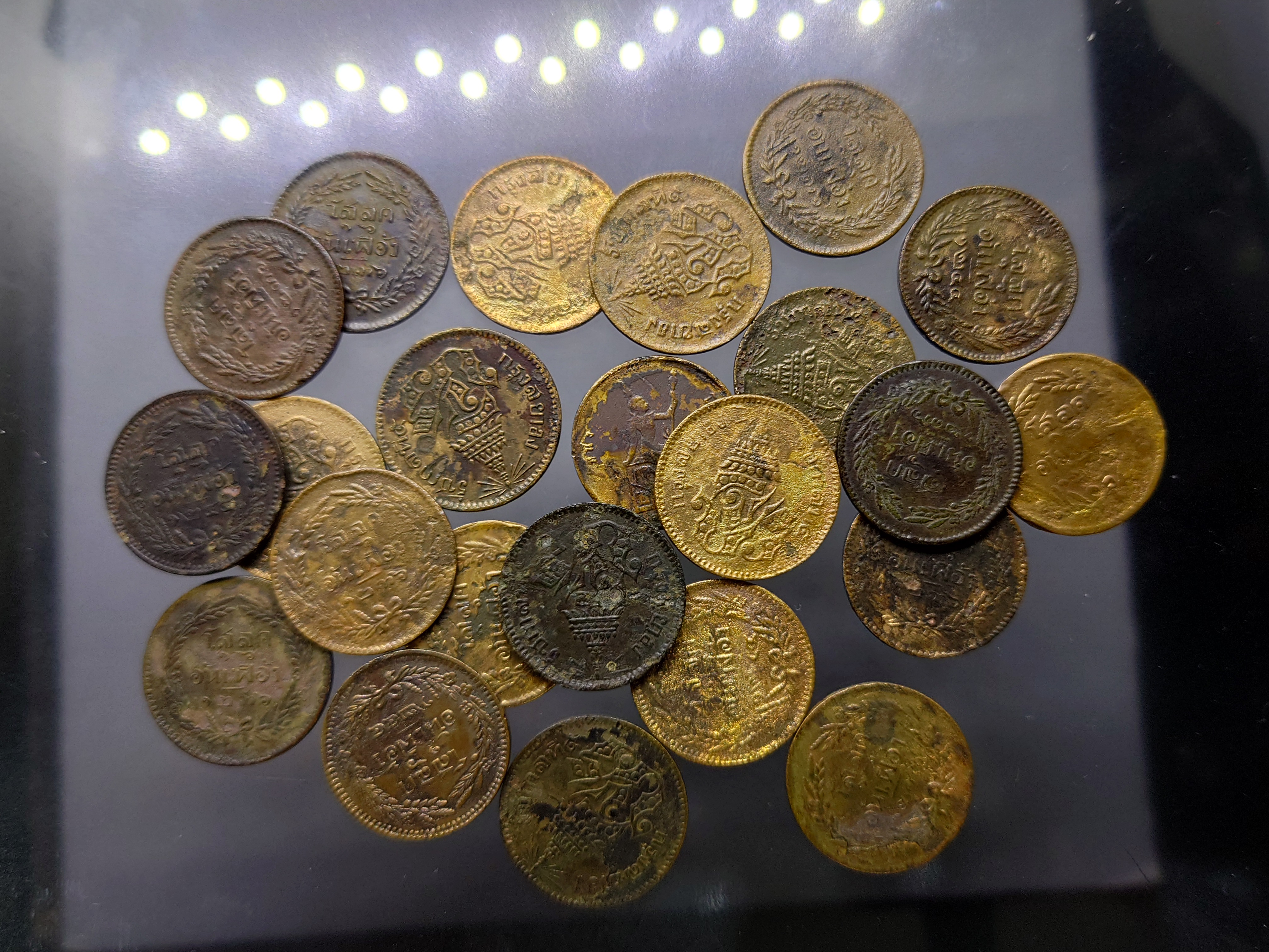 เหรียญโสฬส ทองแดงตรา จ.ป.ร.-ช่อชัยพฤกษ์ สมัยรัชกาลที่5 (ราคาต่อ 1 เหรียญ)