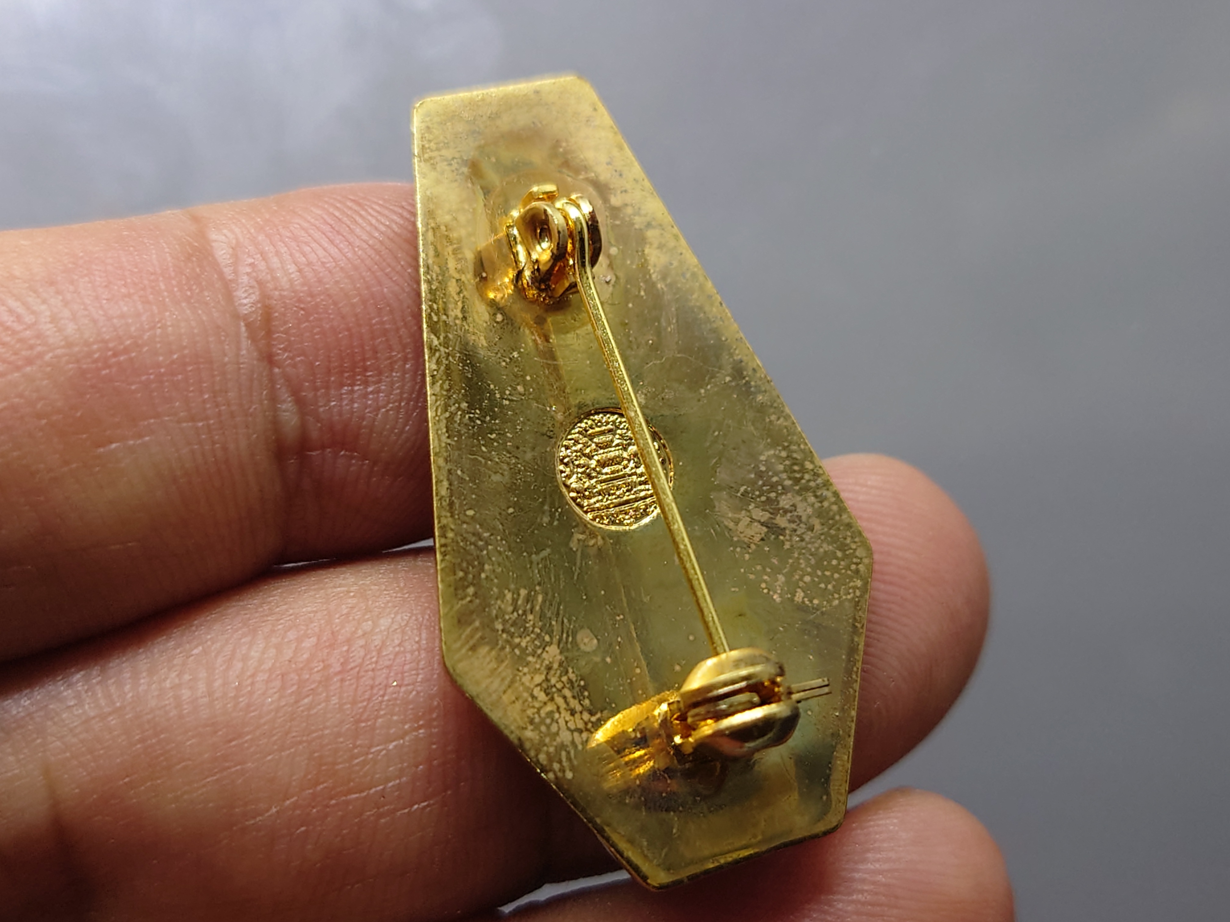 เข็มกลัดที่ระลึก พระราชพิธีถวายพระเพลิงพระบรมศพ รัชกาลที่9 (ร.9) ปี2560