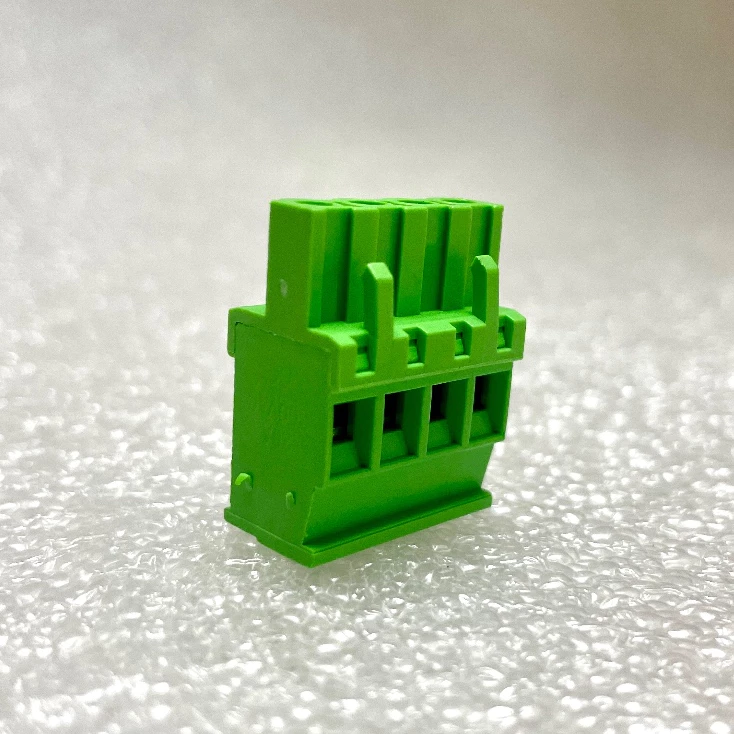 ปลั๊ก pcb ขั้วต่อสายไฟแบบเทอร์มินัลบล็อก (Terminal Block) ตัวตรง Connector Terminal block ขั้วต่อไฟฟ้า 4 ขั้ว สีเขียว