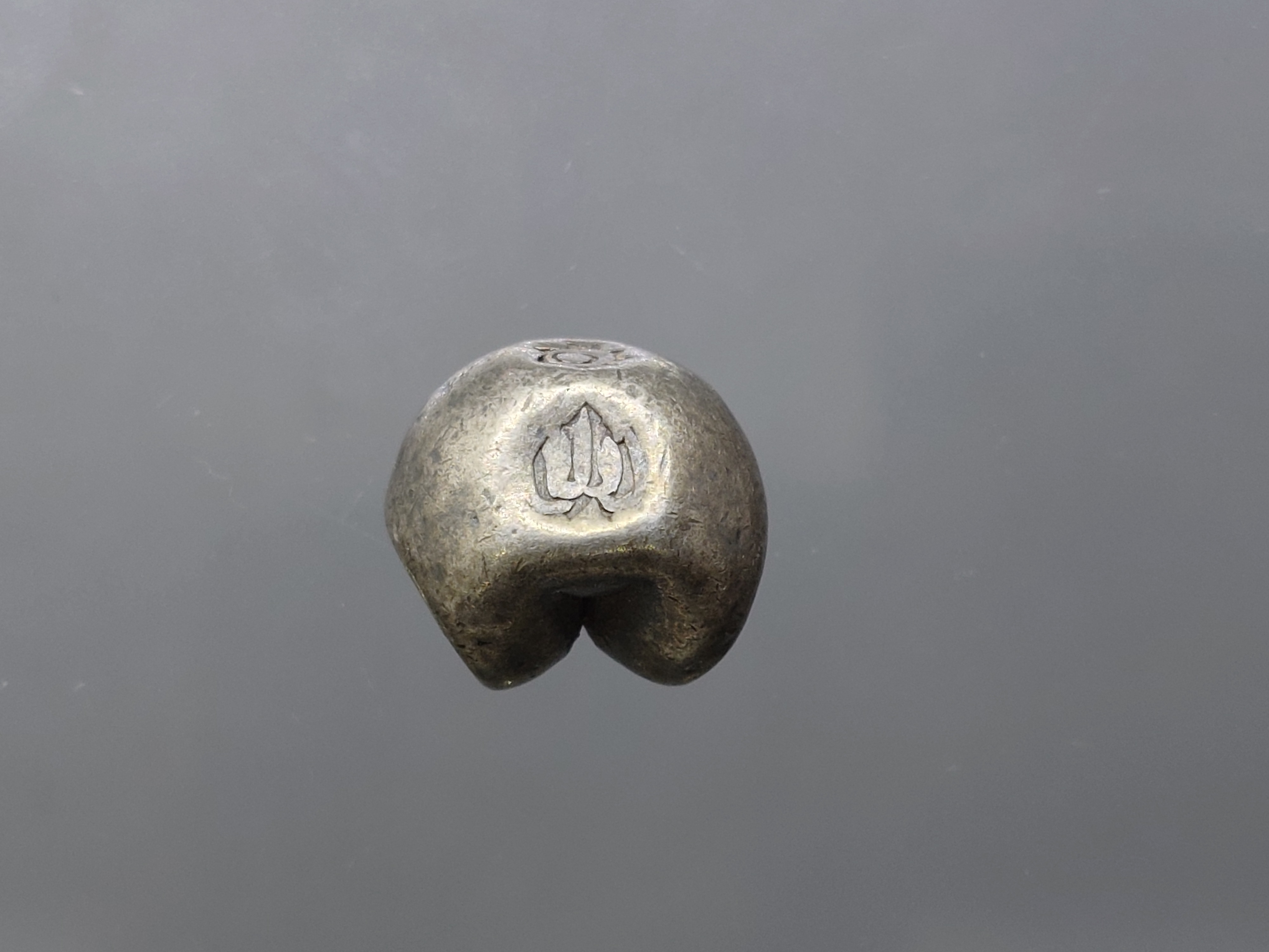 พดด้วง ขนาด 1 บาท ตราตรี สมัยกรุงธนบุรี (พระเจ้าตาก) หายาก