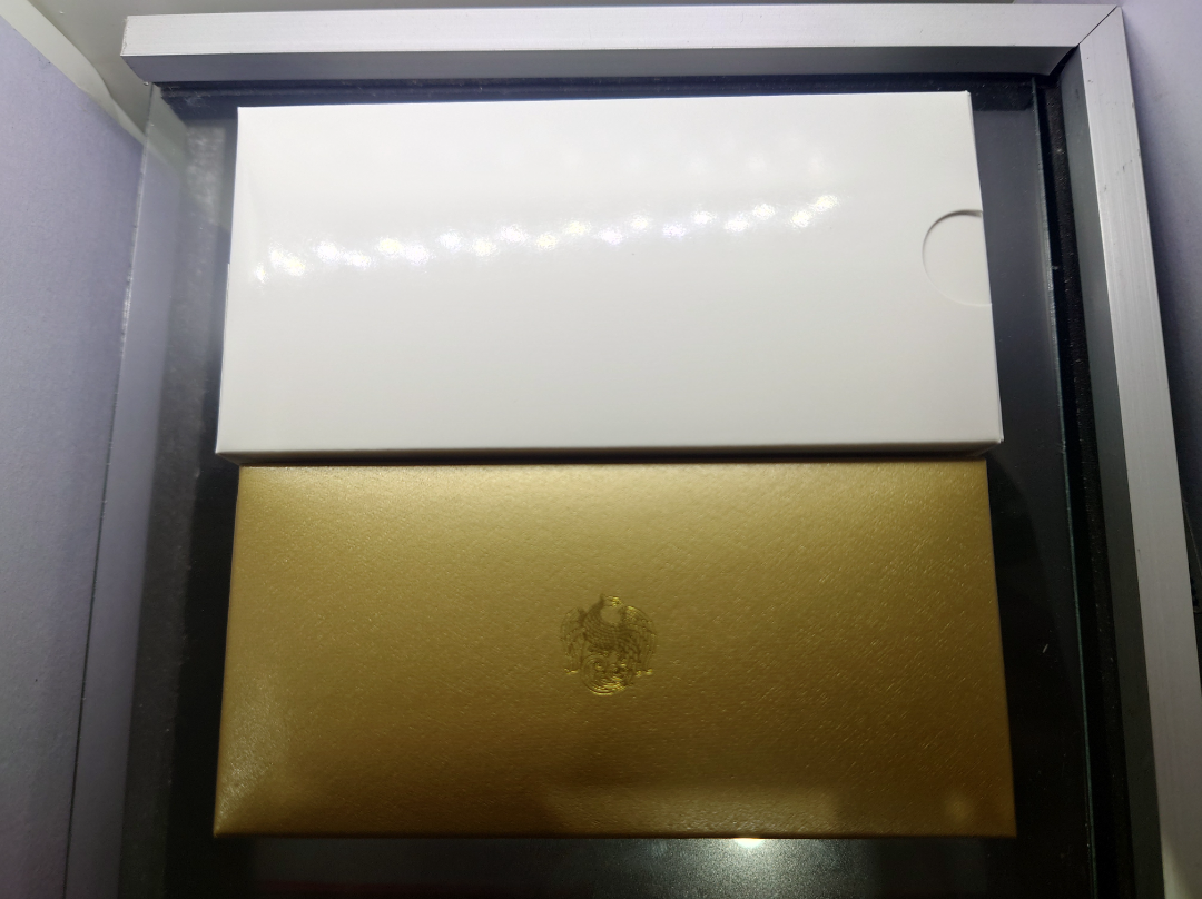 กล่องใส่เหรียญพุทธปัญจภาคี พิมพ์เล็ก แท้จากกองส่งเสริมและพัฒนาทรัพย์สินมีค่าของรัฐ กรมธนารักษ์ สภาพสวยไม่ผ่านการใช้