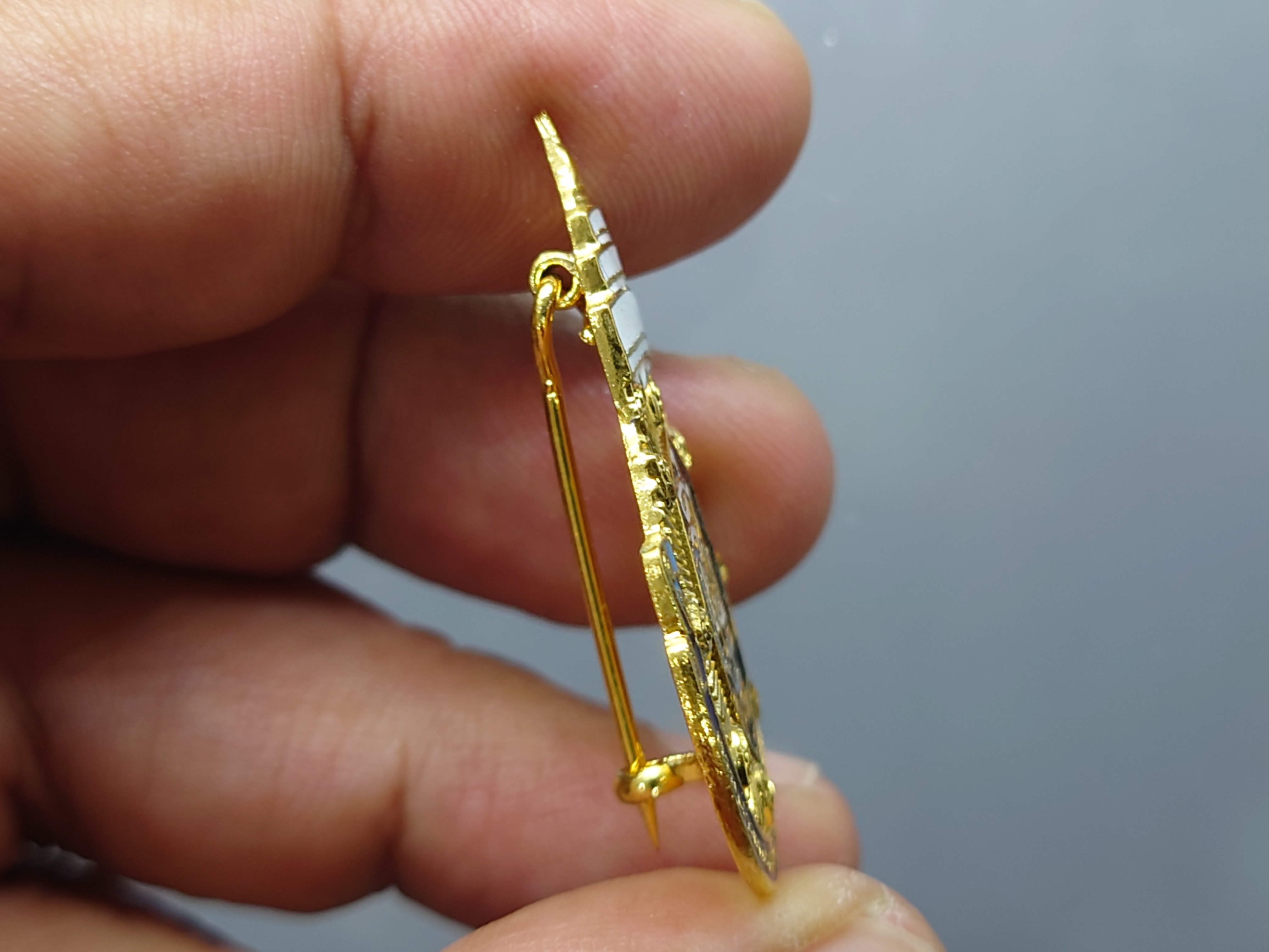 เข็มกลัด ญสส.เฉลิมพระเกียรติ ๘ รอบ ๙๖ พรรษา สมเด็จพระญาณสังวรฯ สมเด็จพระสังฆราช วัดเทวสังฆาราม (วัดพระอารามหลวง) ปี2552 พร้อมตลับเดิม