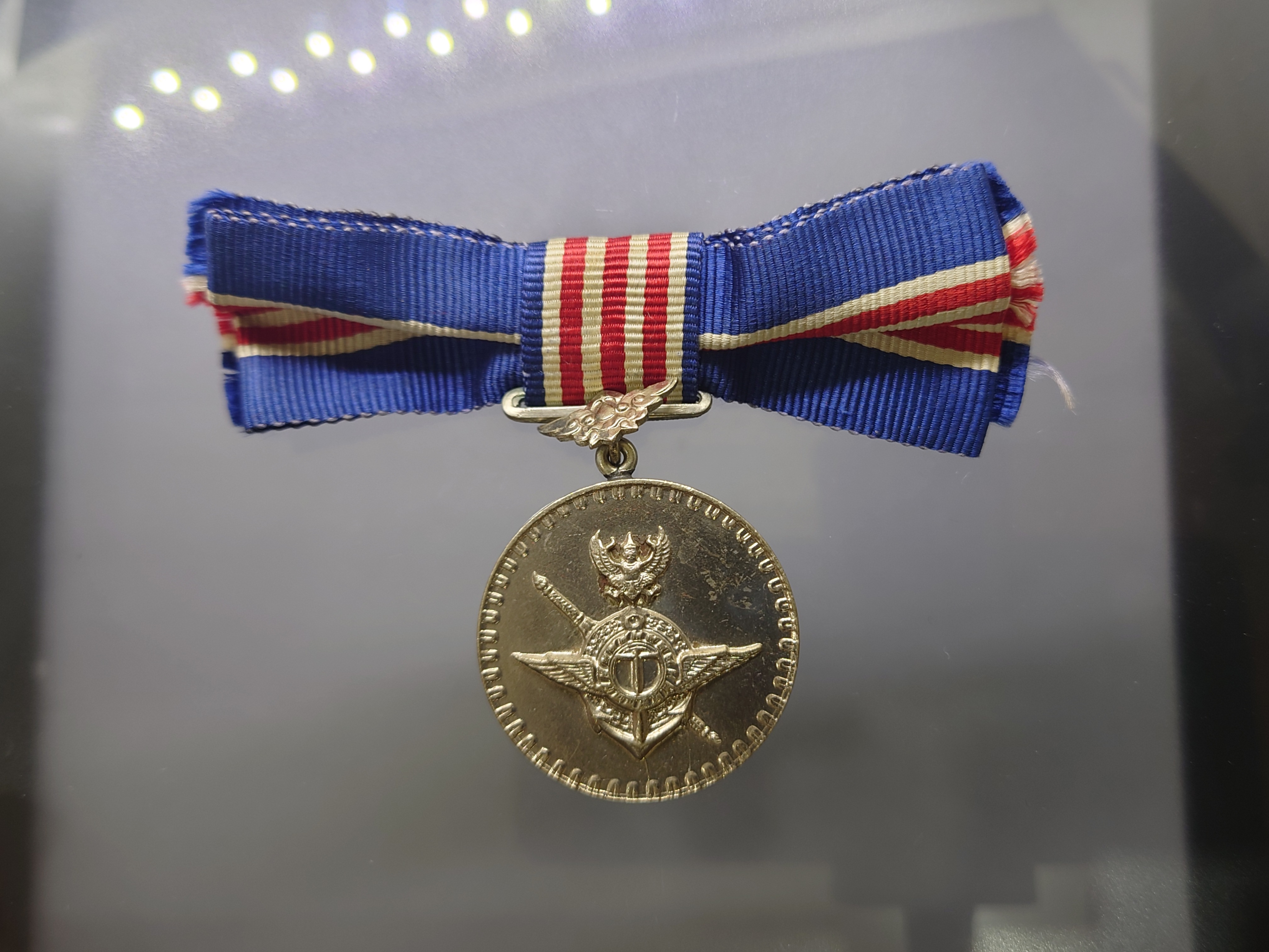 เหรียญประดับแพรแถบ สนองเสรีชน (ส.ส.ช.) แพรเดิมๆ สภาพสวย รับประกันแท้