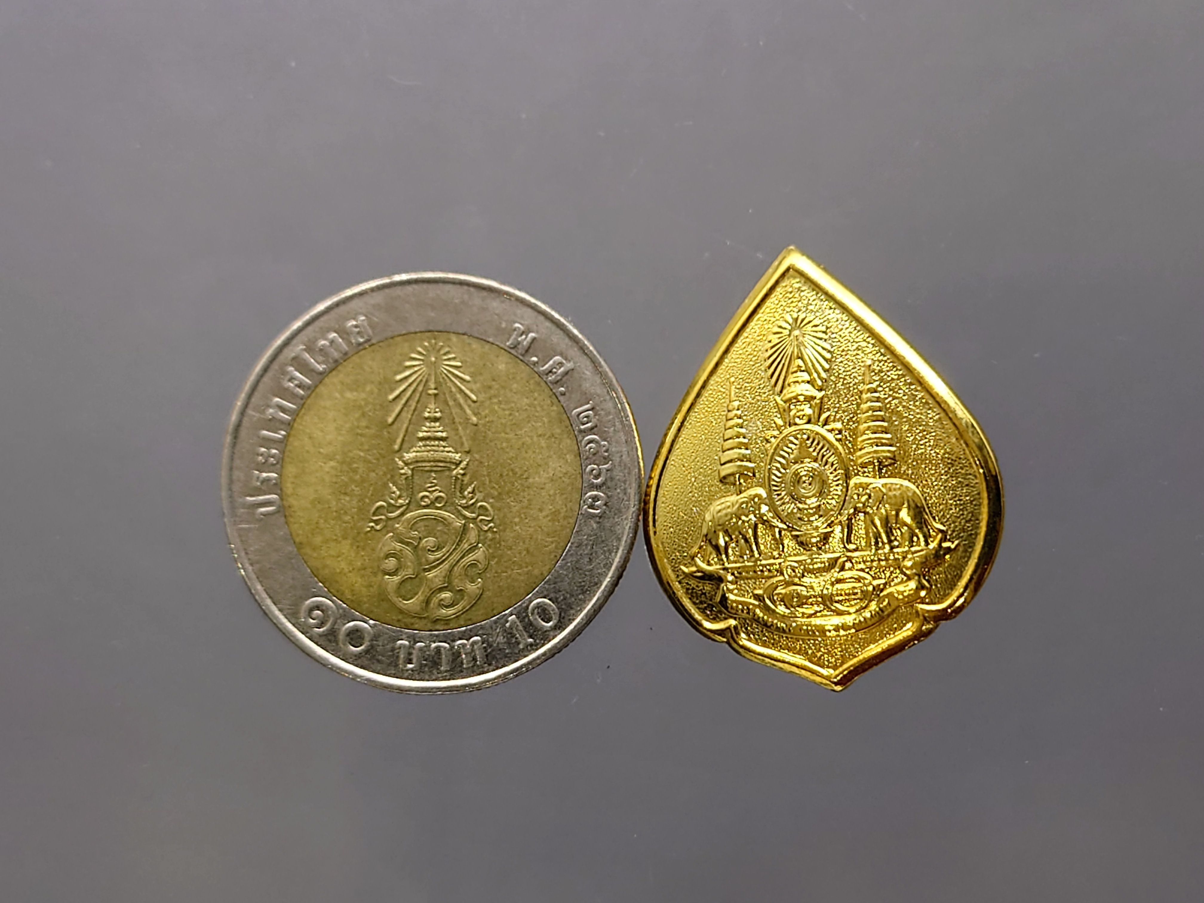 เข็มกลัดที่ระลึก ตราพระราชพิธีกาญจนาภิเษก ร9 บล็อกกษาปณ์ กรมธนารักษ์ จัดสร้าง ปี2539