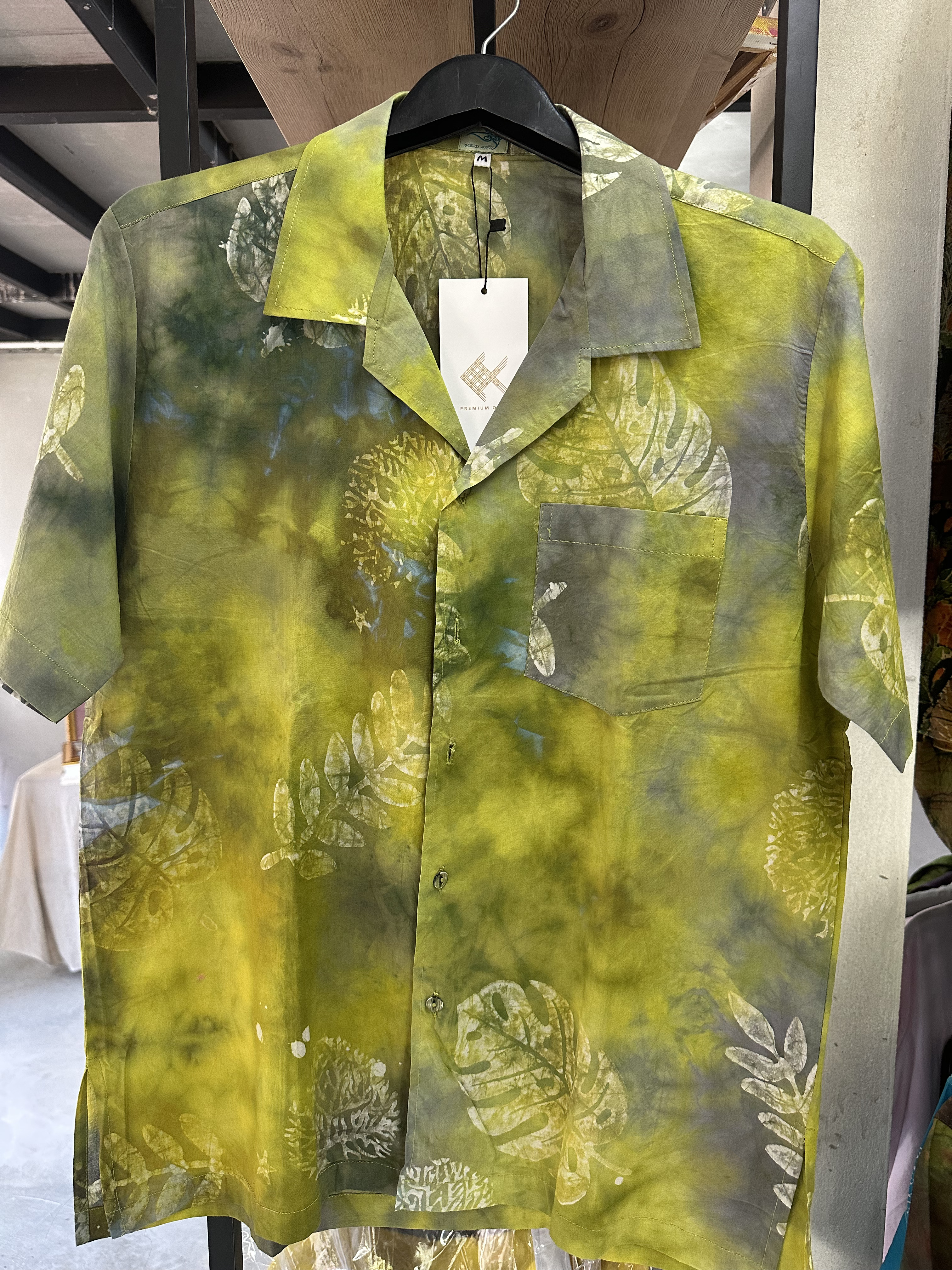 เสื้อฮาวายบาติก