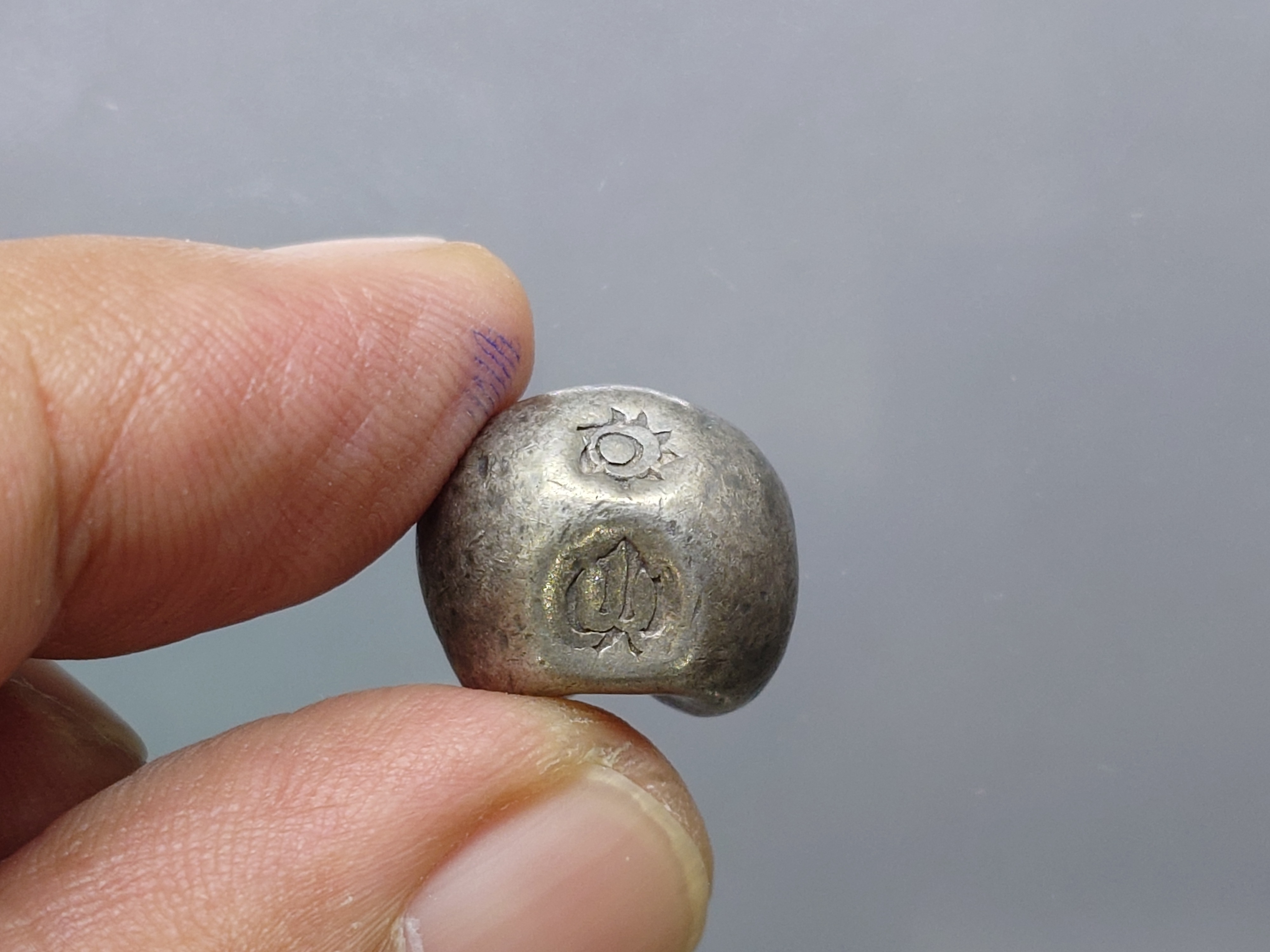 พดด้วง ขนาด 1 บาท ตราตรี สมัยกรุงธนบุรี (พระเจ้าตาก) หายาก