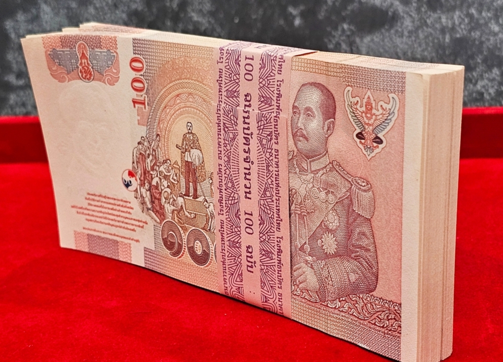 ธนบัตร 100 บาท ยกแหนบ 100 ใบ เรียงเลข แบบ 15 รุ่น 2 (เลิกทาส) พระรูป รัชกาลที่5 ปี2540 ไม่ผ่านใช้ สภาพสวย