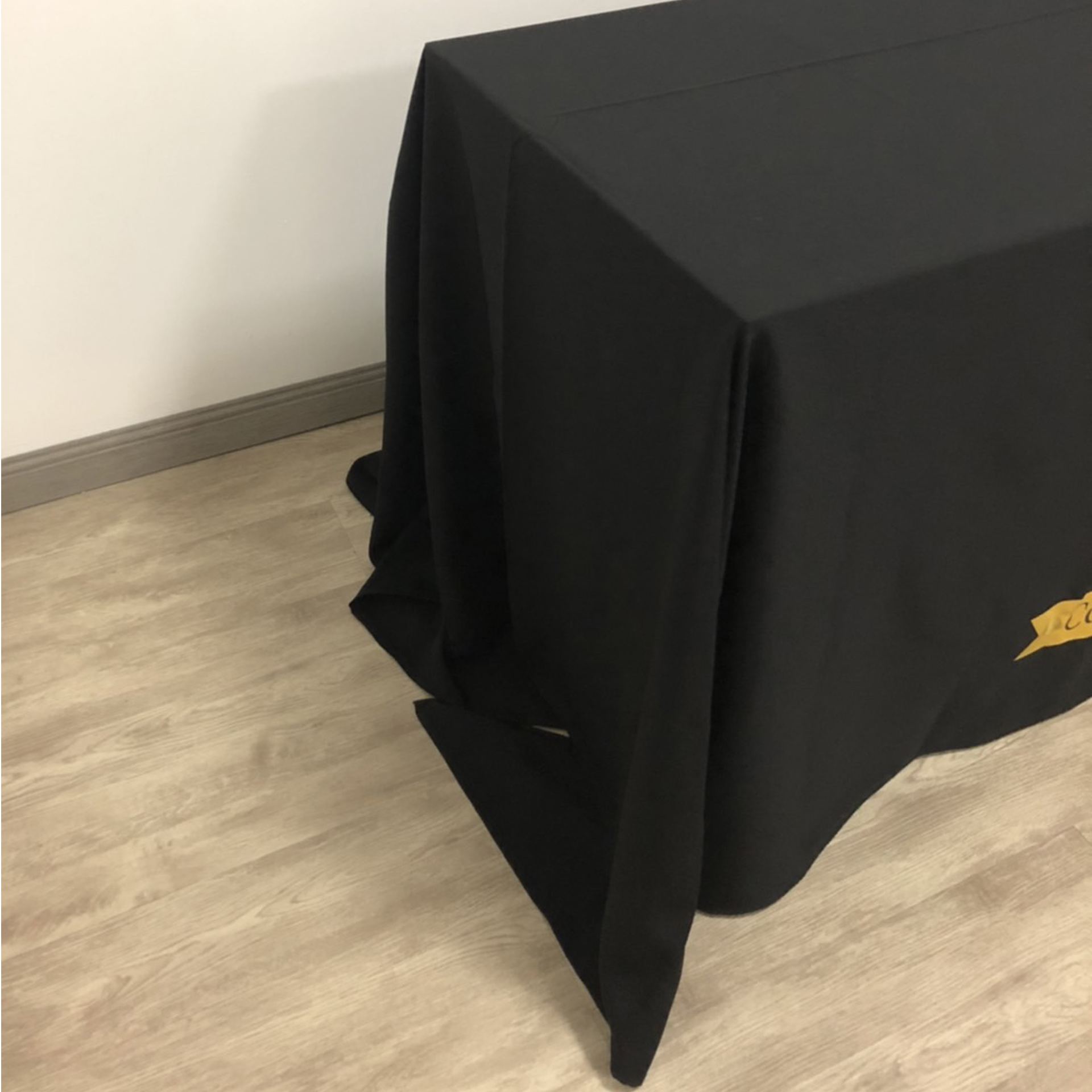 ผ้าคลุมโต๊ะแบบปล่อยชาย ขนาด 1.2 เมตร ไม่สกรีนโลโก้ - สีดำ