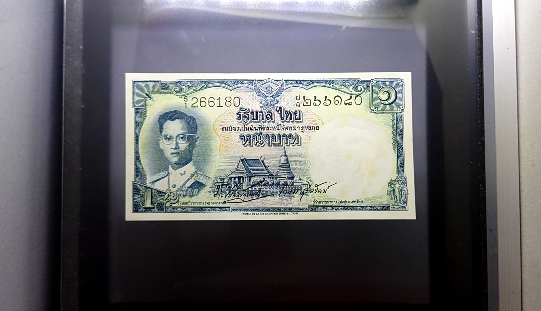 ธนบัตร 1 บาท แบบ 9 รุ่น 5 รัชกาลที่9 (พิมพ์โทมัส) ไม่ผ่านใช้ เก็บเก่า ติดเหลืองนิดๆ