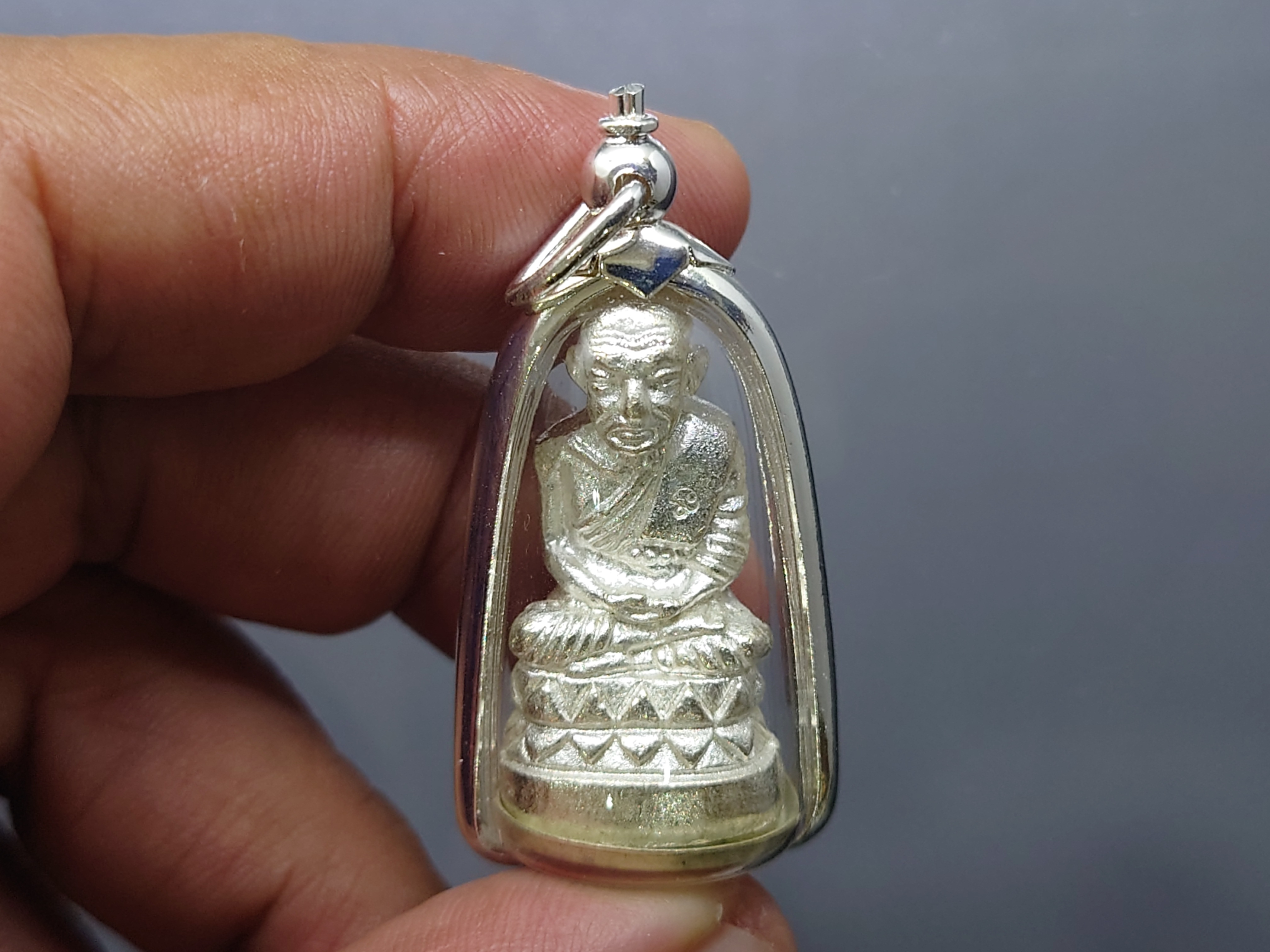 หลวงปู่ทวดพิมพ์บัวรอบ เนื้อนวะพรายเงิน ฐานทองขาว 87 พรรษา ญสส วัดบวรนิเวศวิหาร 2543 พร้อมตลับเดิม