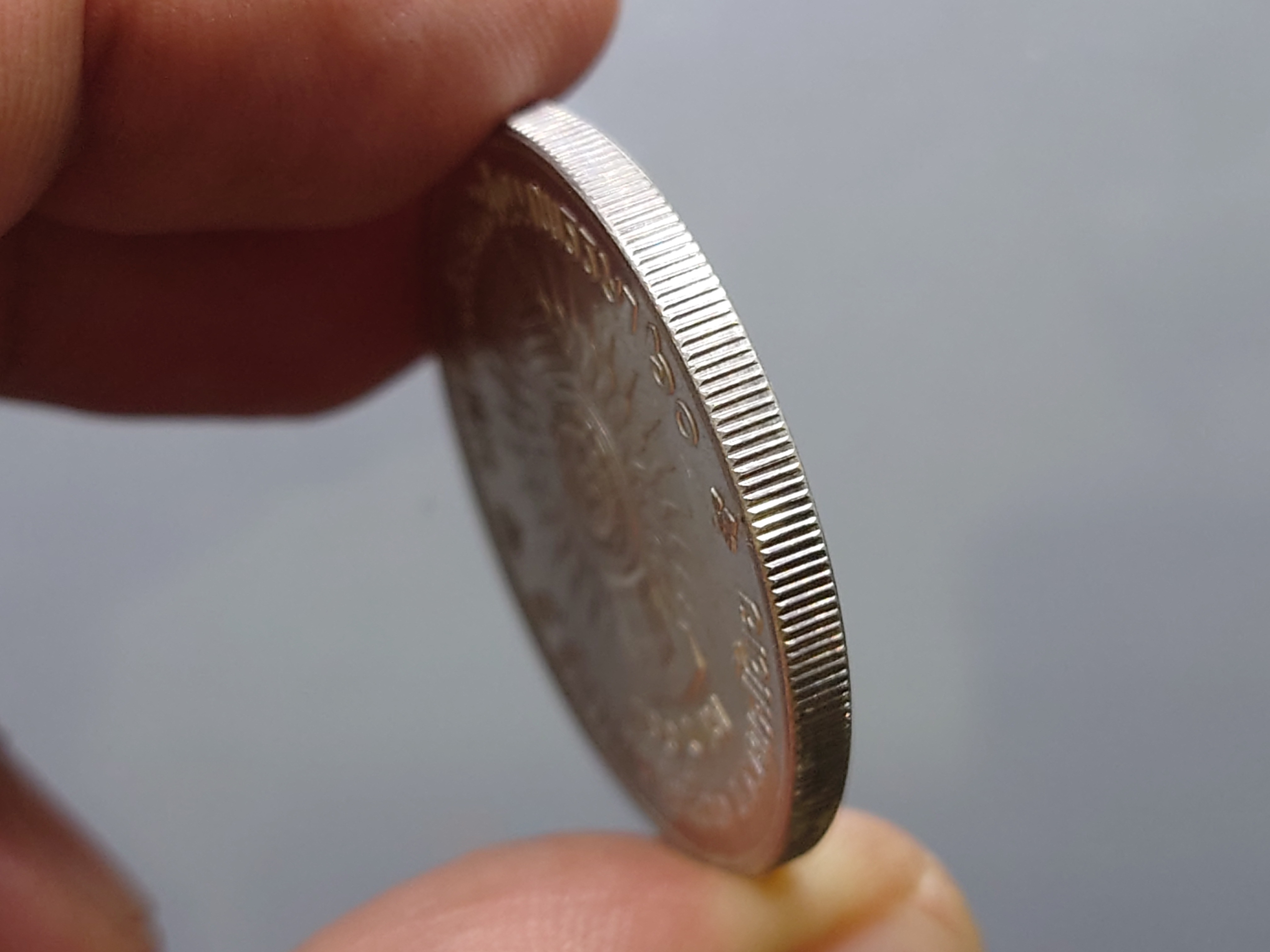 เหรียญ 300 บาท ที่ระลึก 60 พรรษา รัชกาลที่ 9 เนื้อเงิน พ.ศ.2530