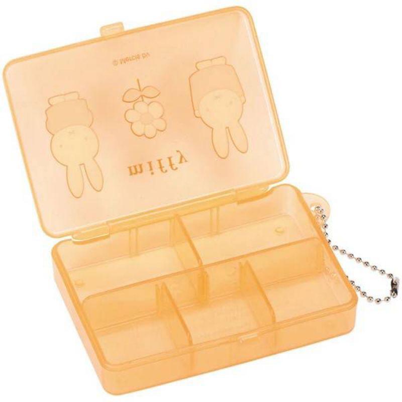 Skater - ตลับใส่ยาพกพาลาย Miffy / My Melody กล่องพกพาแบ่ง 5 ช่อง ตลับแบ่งยามีสายคล้อง Multi-case ขนาด 10.5 x 7.4 cm.