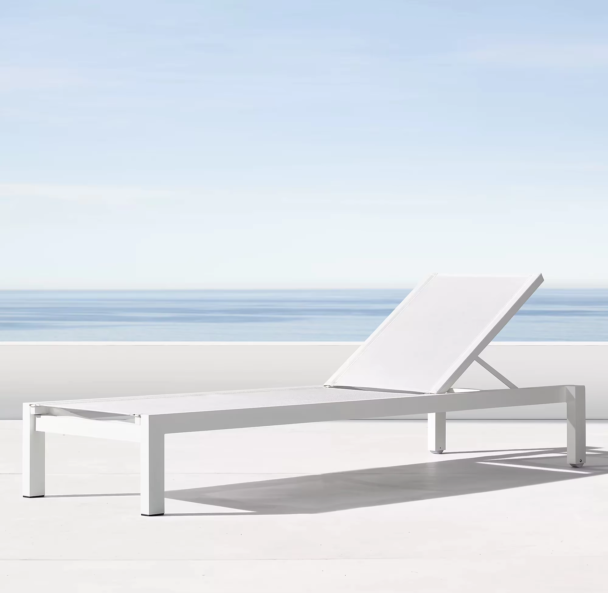 Outdoor Furniture Luxury Patio Aluminium Reclining Sun Lounger White For Hotel Sun Lounger Patio Pool Side