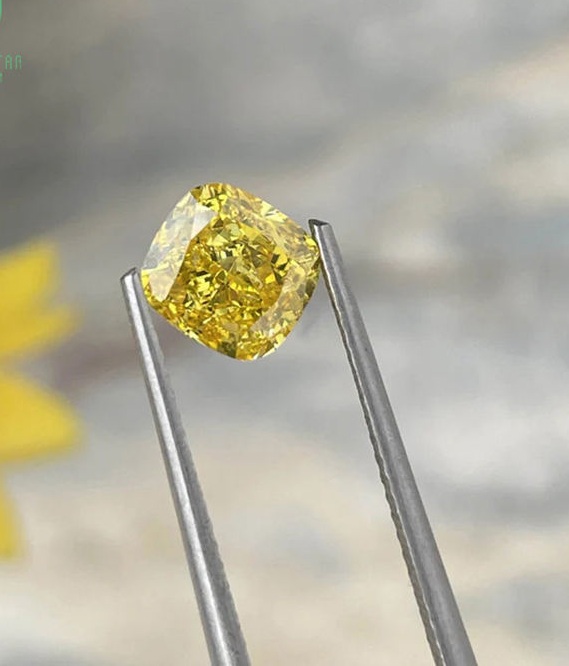 เพชรสีเหลืองทรงคูชัน Cushion cut