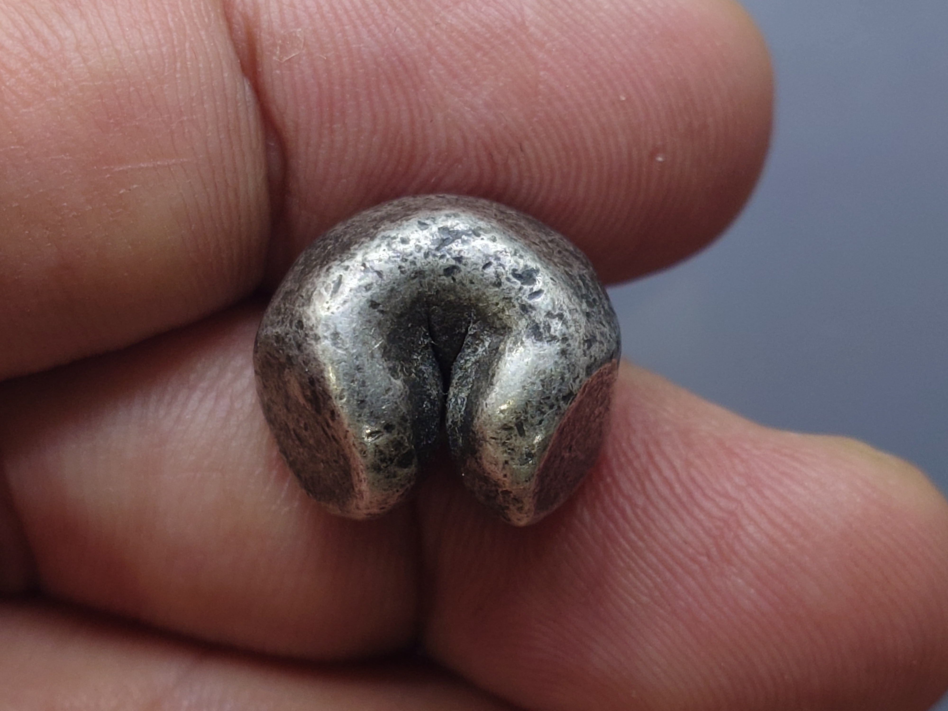 พดด้วง ขนาด 1 บาท ตราอุณาโลม รัชการที่ 1 น้ำหนักดี สภาพสวย