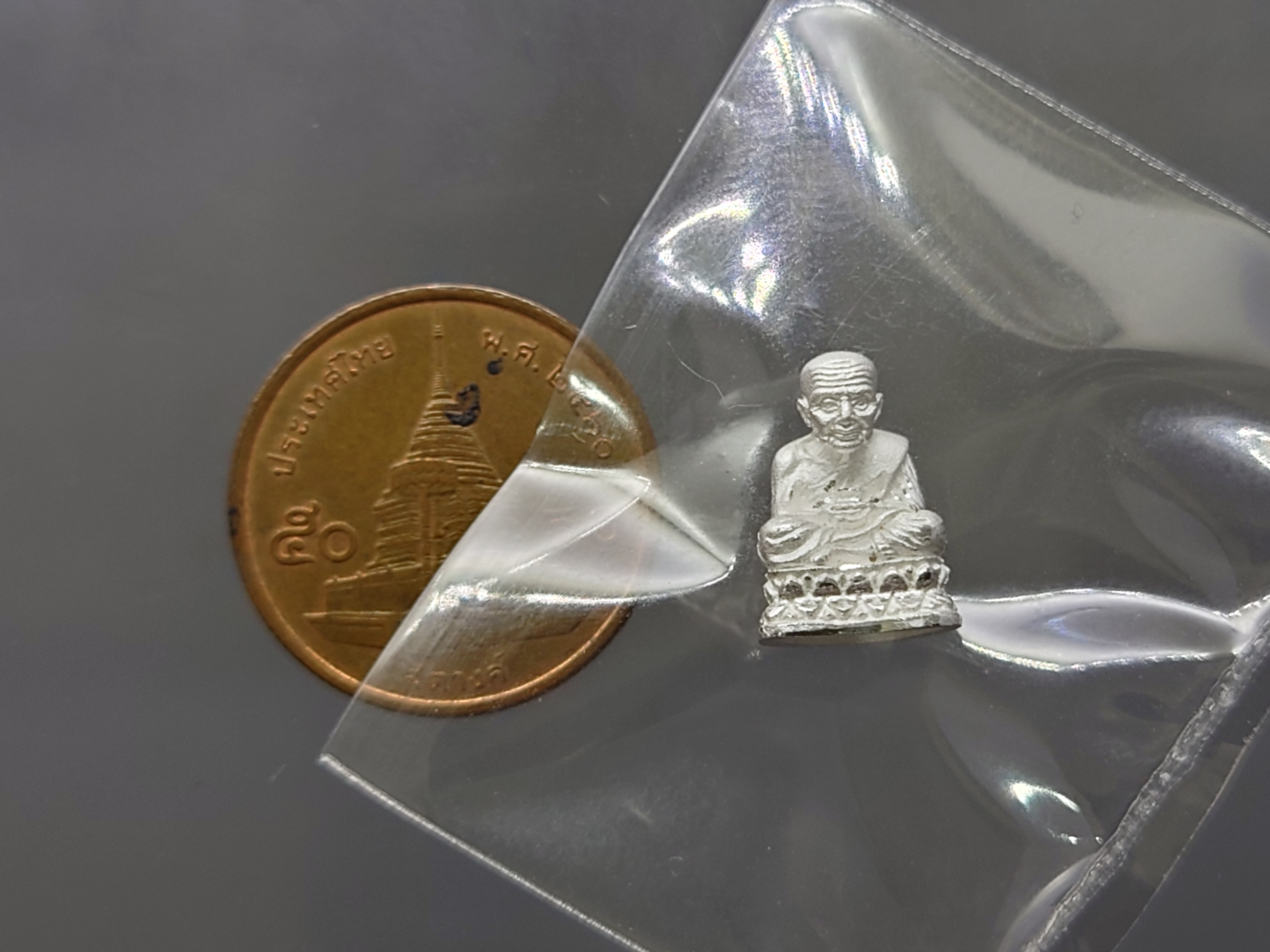 หลวงพ่อทวด เหยียบน้ำทะเลจืด เนื้อเงิน รุ่นบารมีหลวงพ่อทวด 104 ปี อาจารย์ทิม พ.ศ.2559 พร้อมตลับเดิม