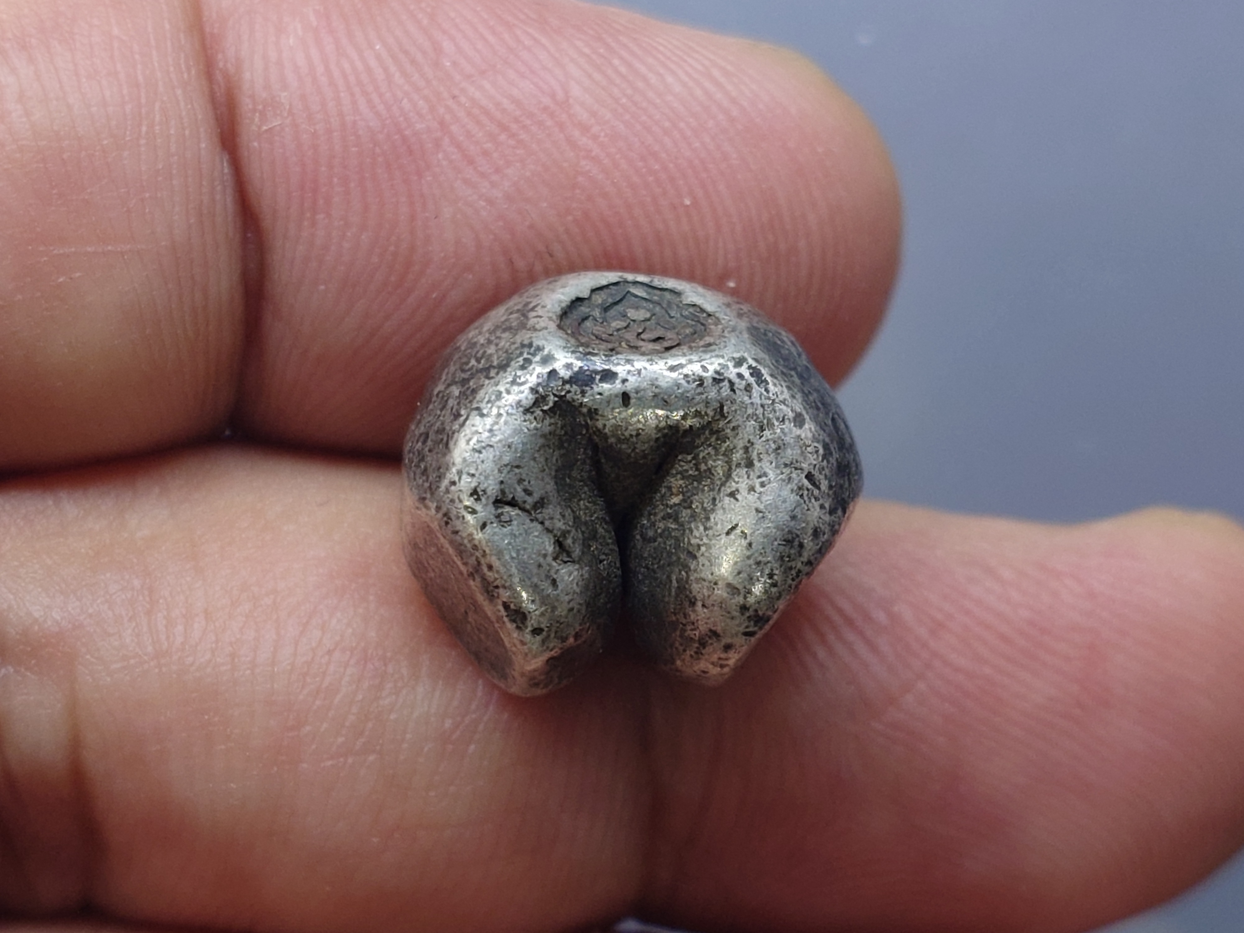 พดด้วง ขนาด 1 บาท ตราอุณาโลม รัชการที่ 1 น้ำหนักดี สภาพสวย