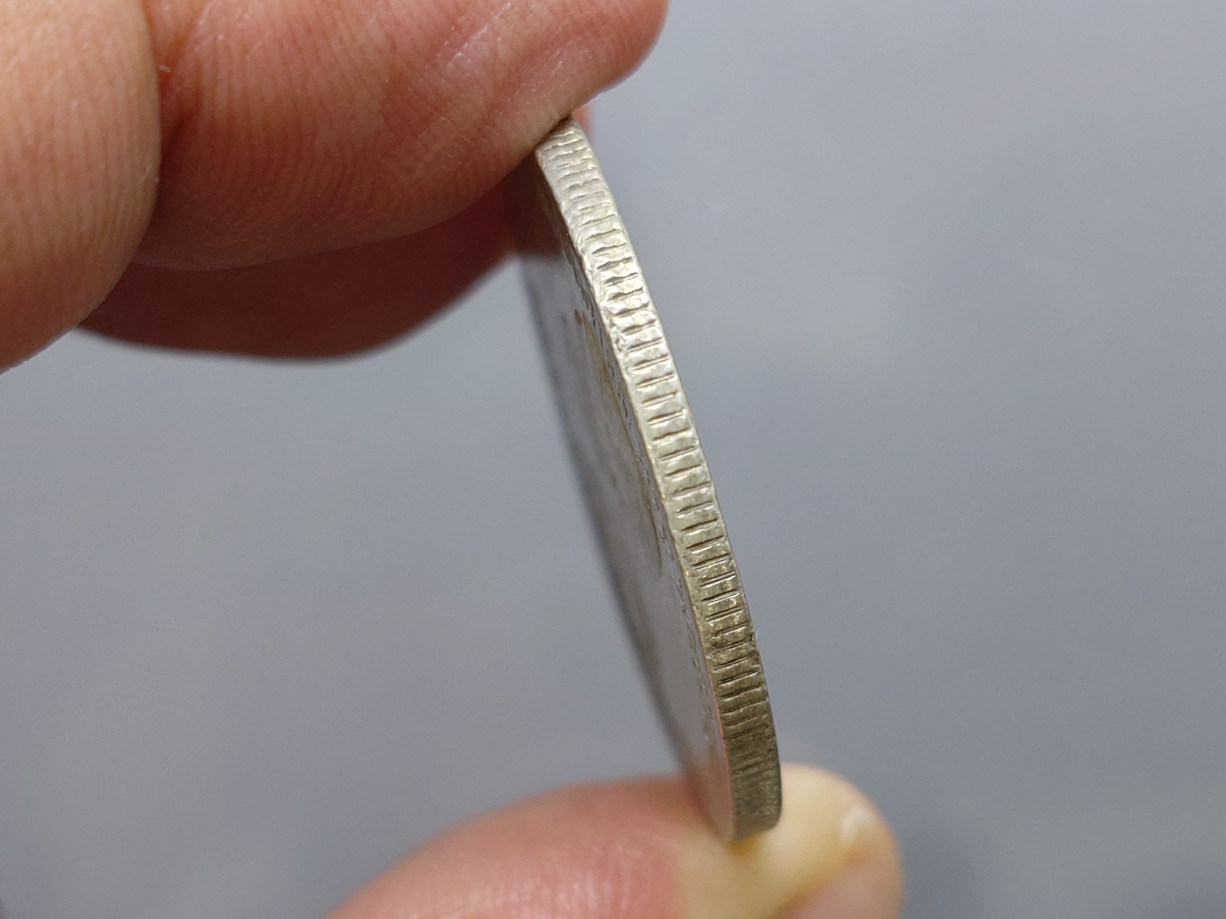 เหรียญบาทเงิน พระบรมรูป-ตราแผ่นดิน รศ 123 รัชการที่ ๕