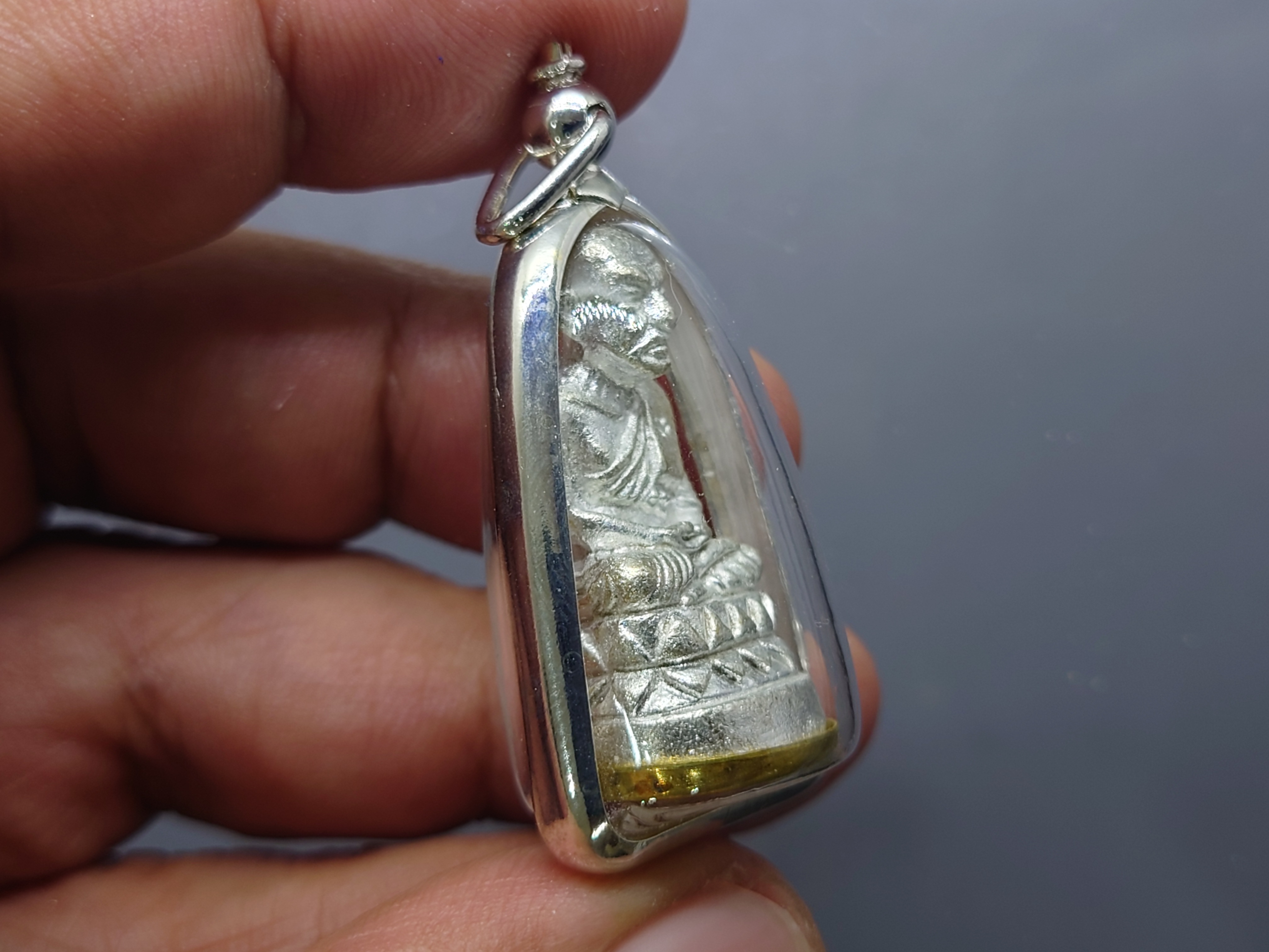 หลวงปู่ทวดพิมพ์บัวรอบ เนื้อนวะพรายเงิน ฐานทองเหลือง 87 พรรษา ญสส วัดบวรนิเวศวิหาร 2543 พร้อมตลับเดิม