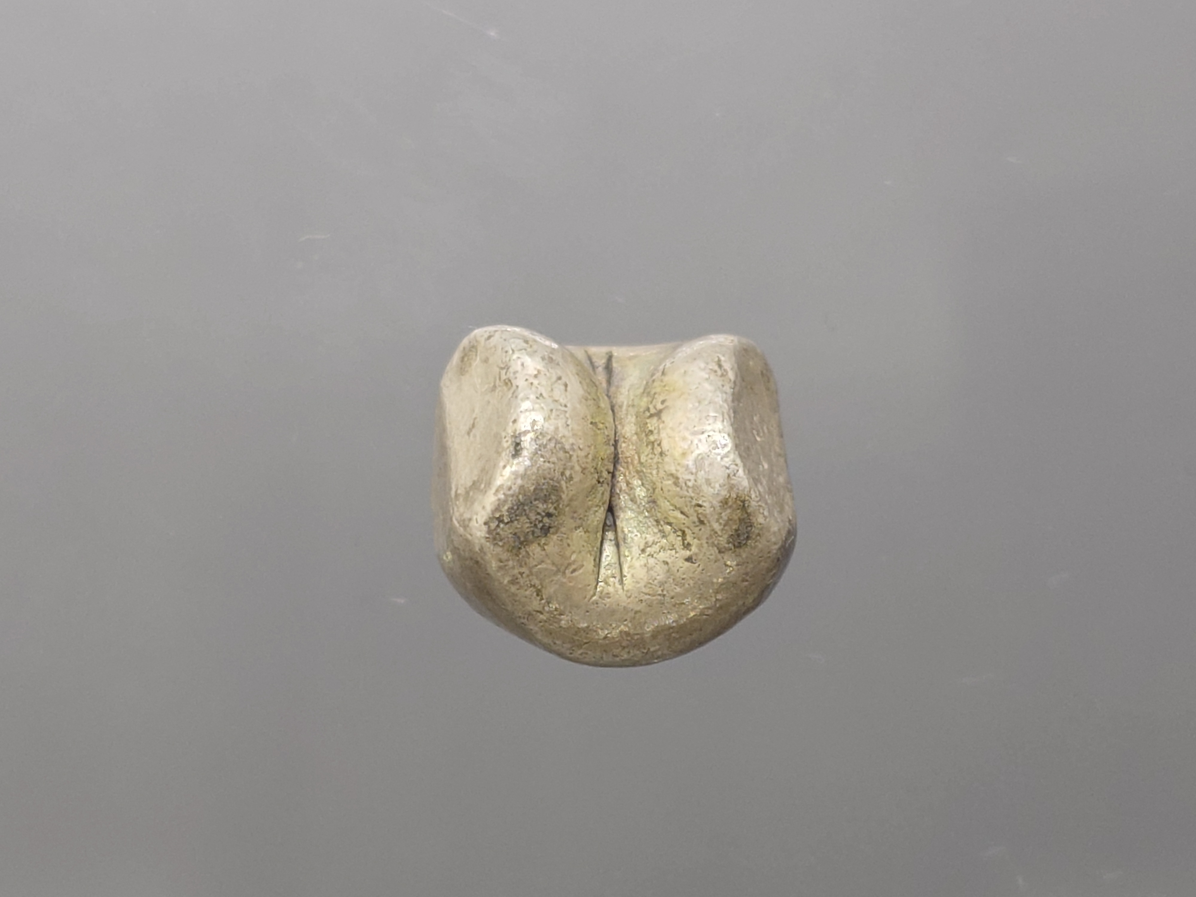 พดด้วง ขนาด 1 บาท ตรามงกุฎ-กงจักร รัชการที่4