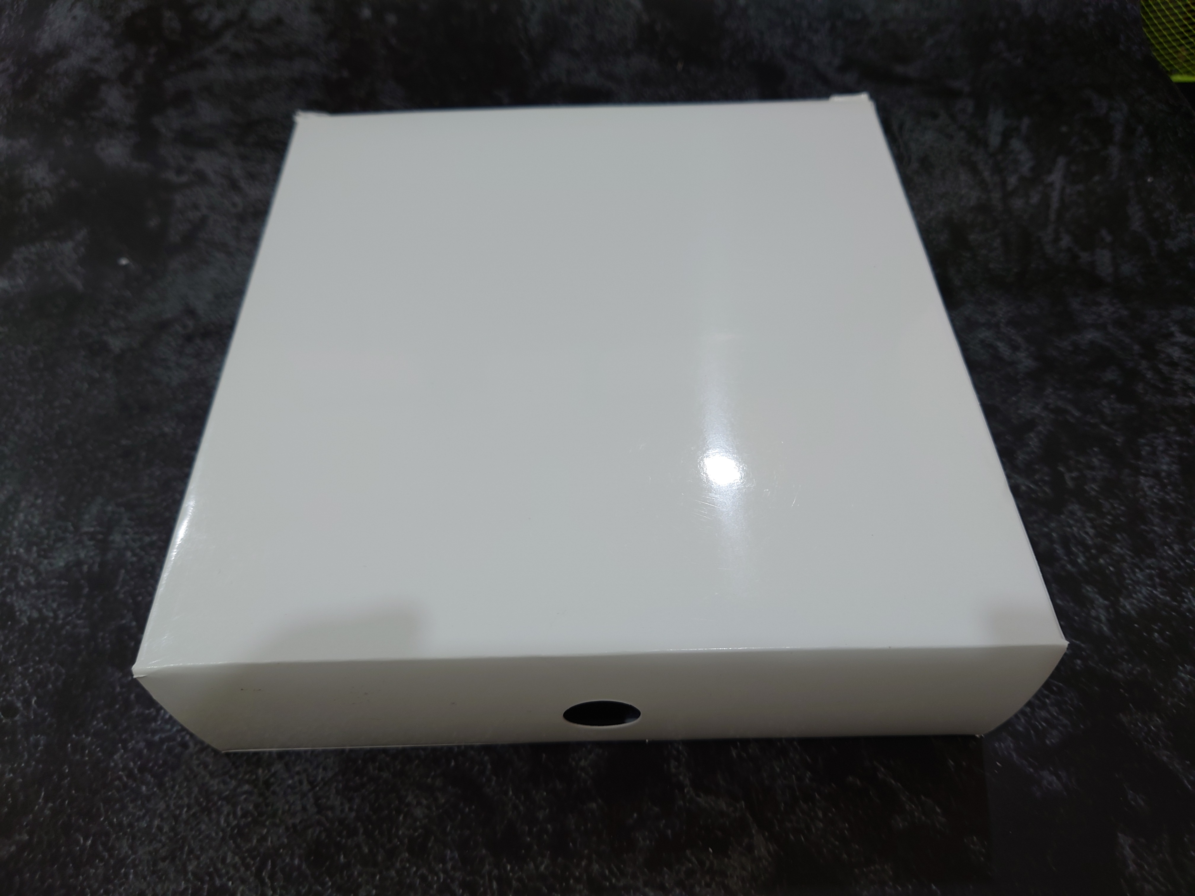 พระประจำวันเกิด 8 เหรียญ 8 วัน เนื้อคิวโปรนิเกิล พร้อมกล่องบรรจุเหรียญ ฝาใส กรมธนาร้กษ์ จัดสร้าง