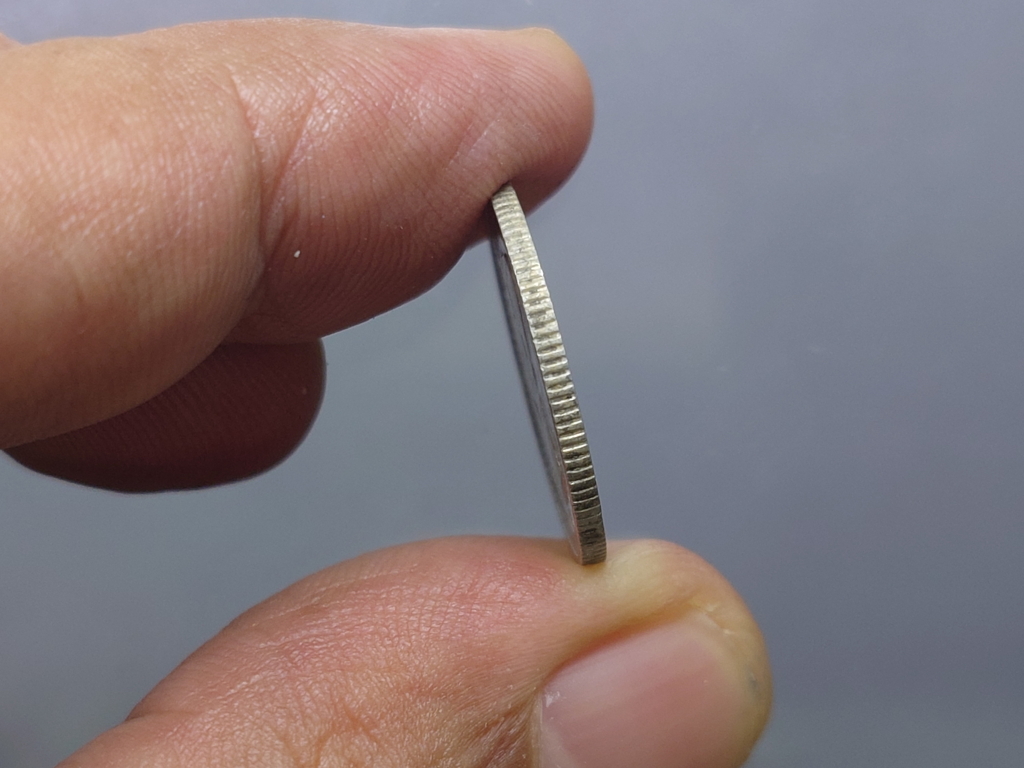 เหรียญสลึงเงิน พระบรมรูป-ตราแผ่นดิน ไม่มี ร.ศ.รัชกาลที่ 5 ผ่านใช้