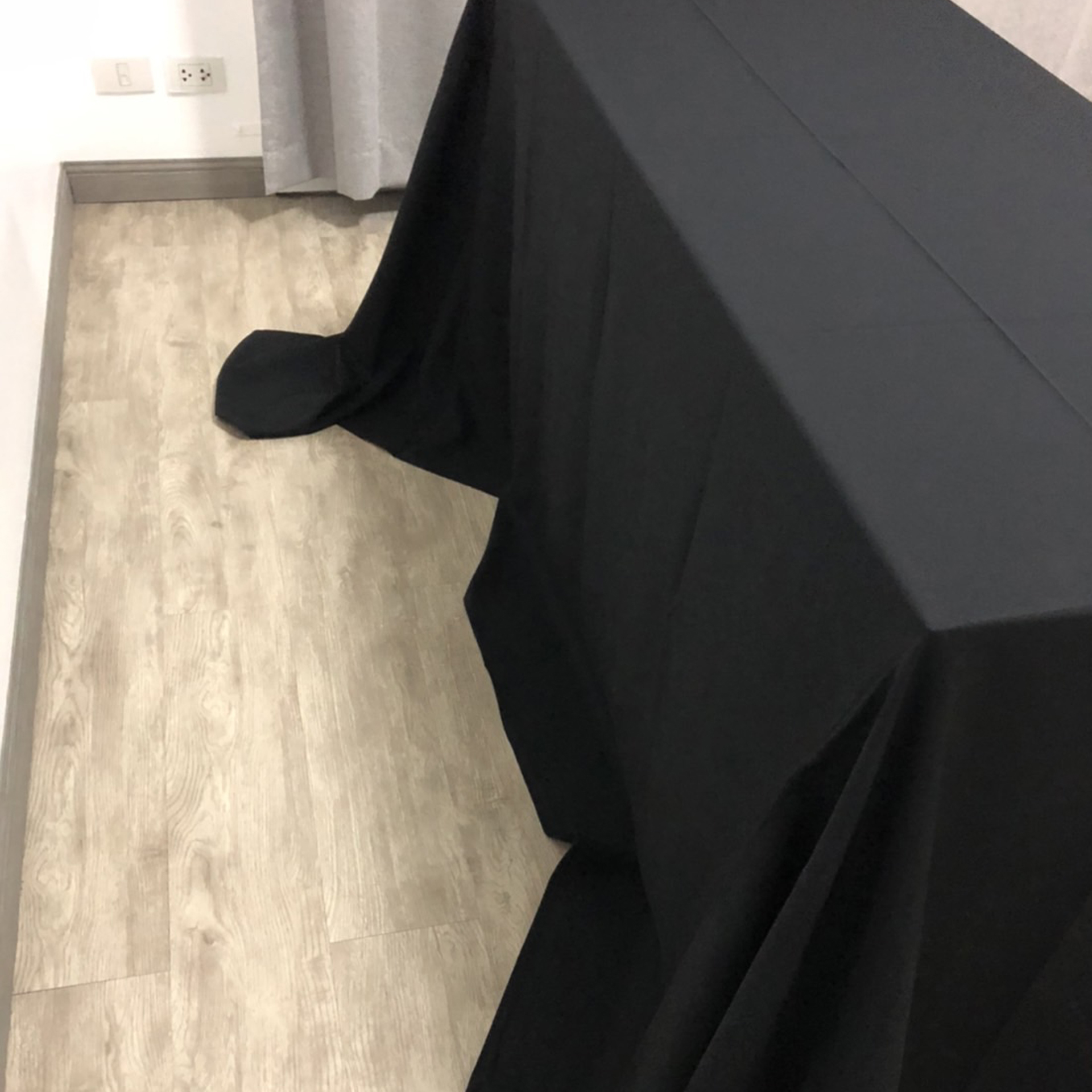 ผ้าคลุมโต๊ะแบบปล่อยชาย ขนาด 1.2 เมตร ไม่สกรีนโลโก้ - สีดำ