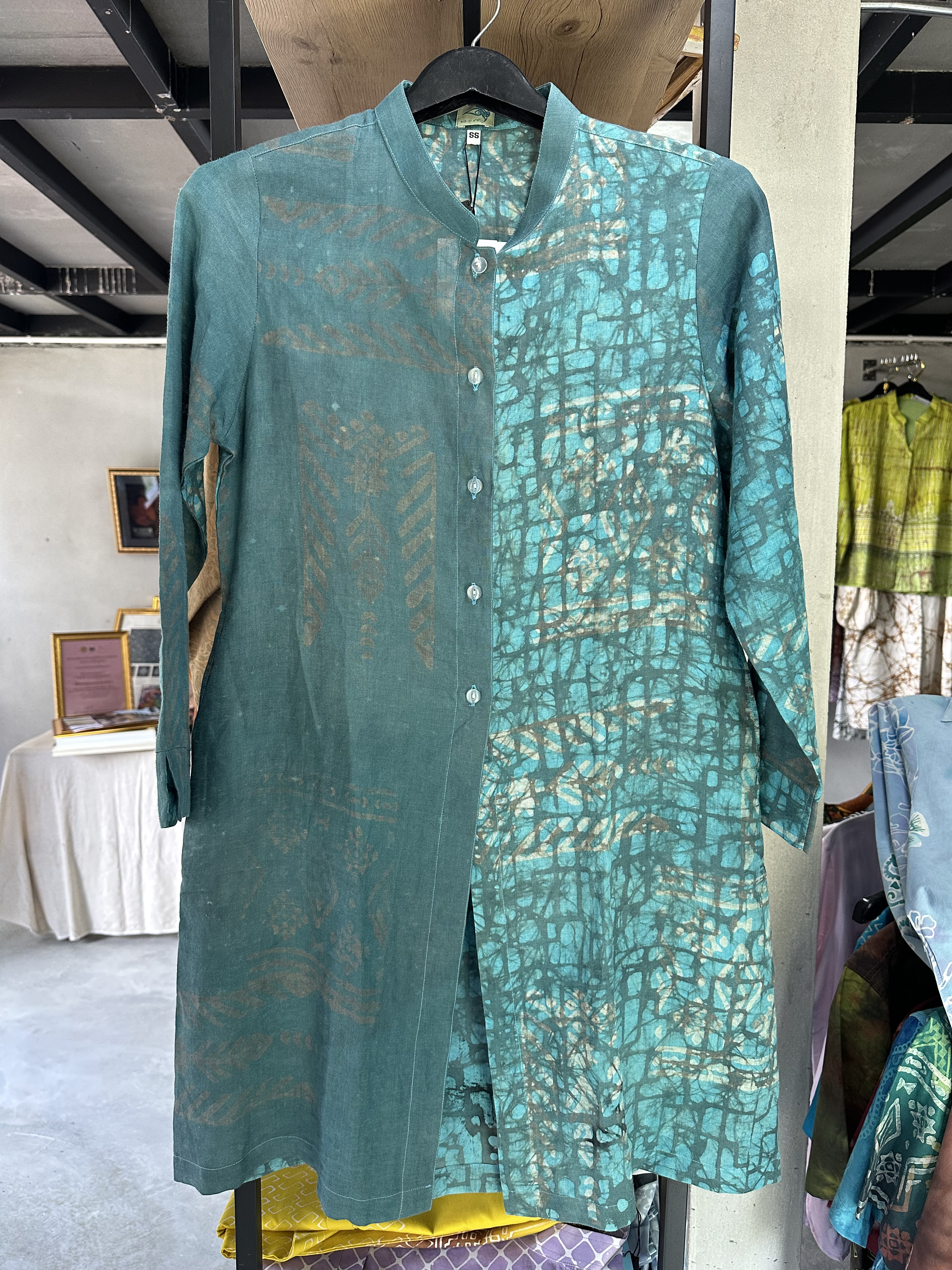 ชุดเดรส คอจีน บาติก